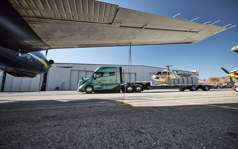 Volvo Trucks VNL 840 - image 3 of 4