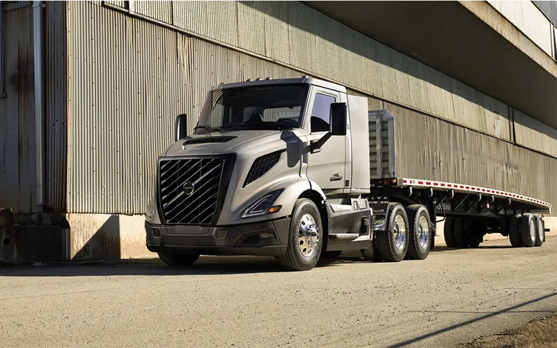 Volvo Trucks VNR Truck - image 3 of 4