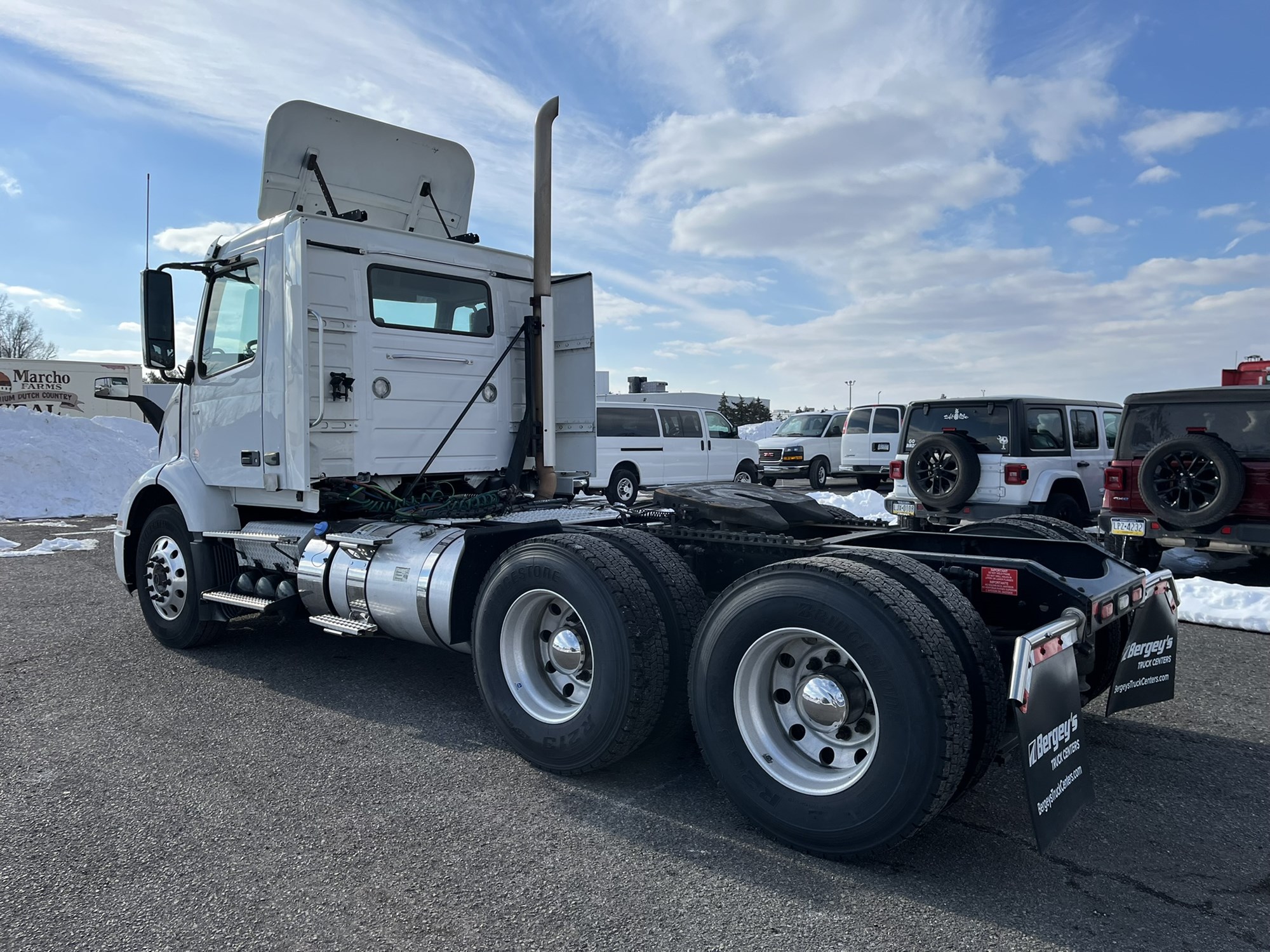 2019 VOLVO VNR64T300 - image 6 of 6