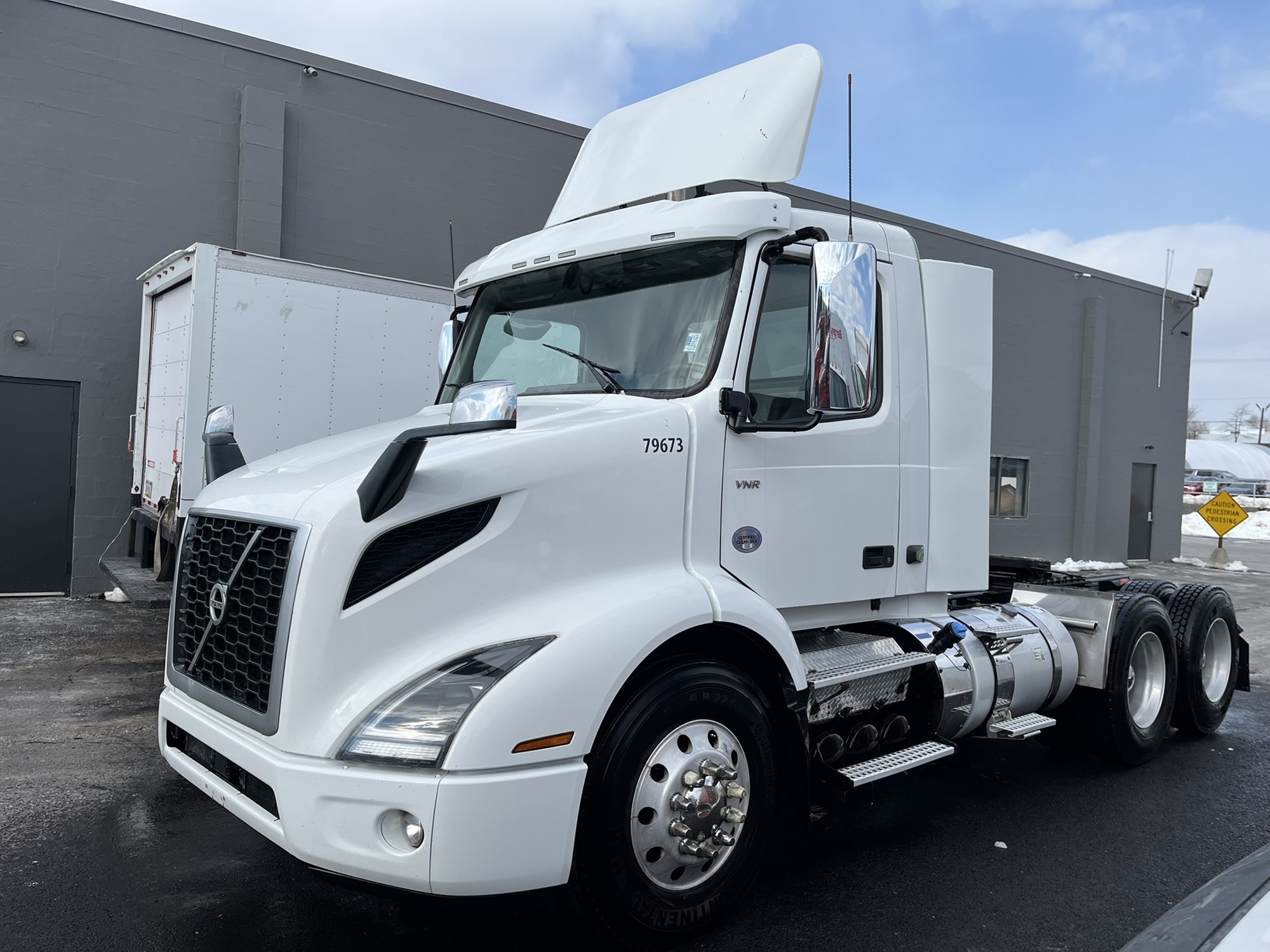 2019 VOLVO VNR64T300 - image 1 of 6