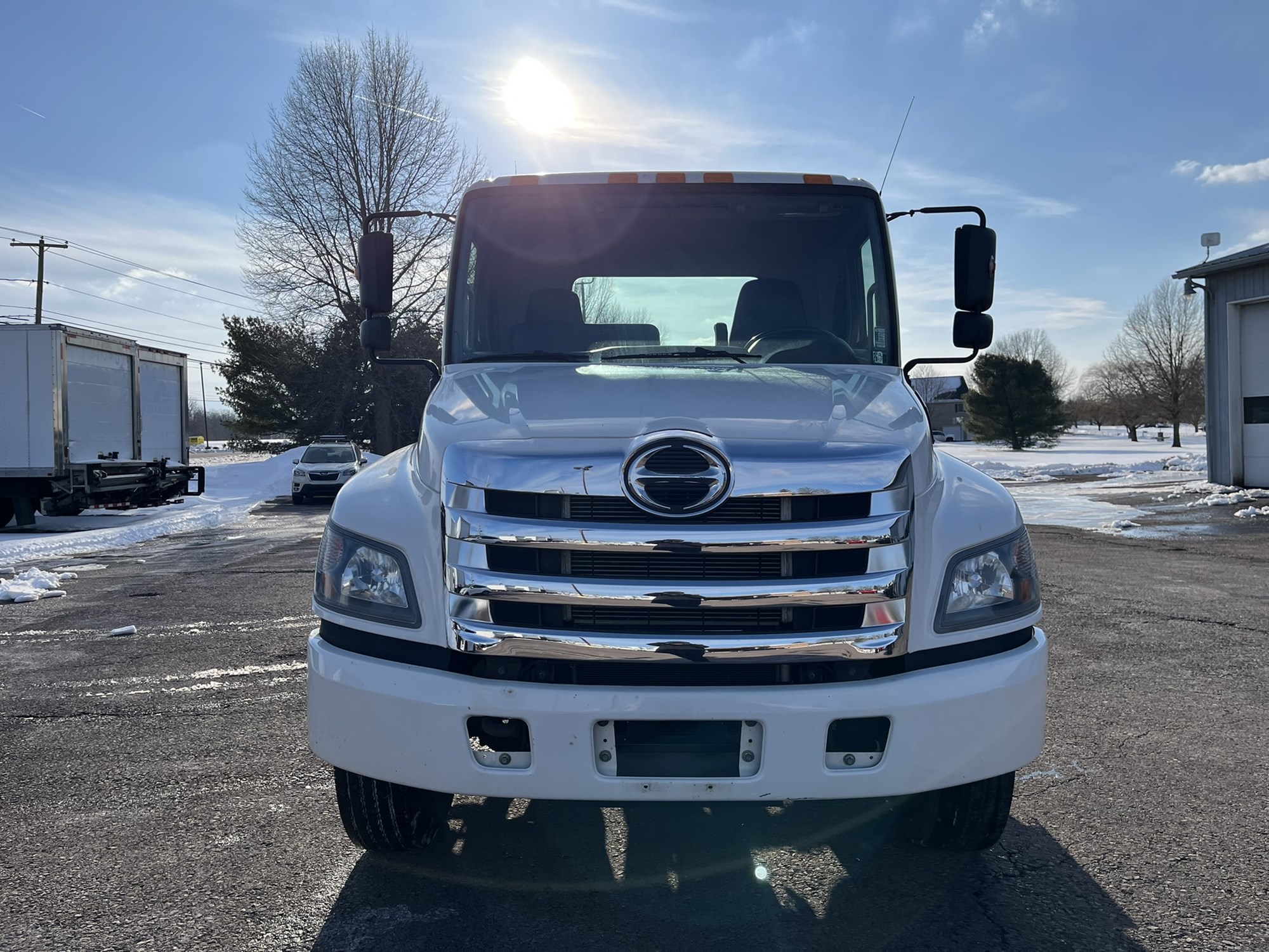 2019 Hino 268 - image 2