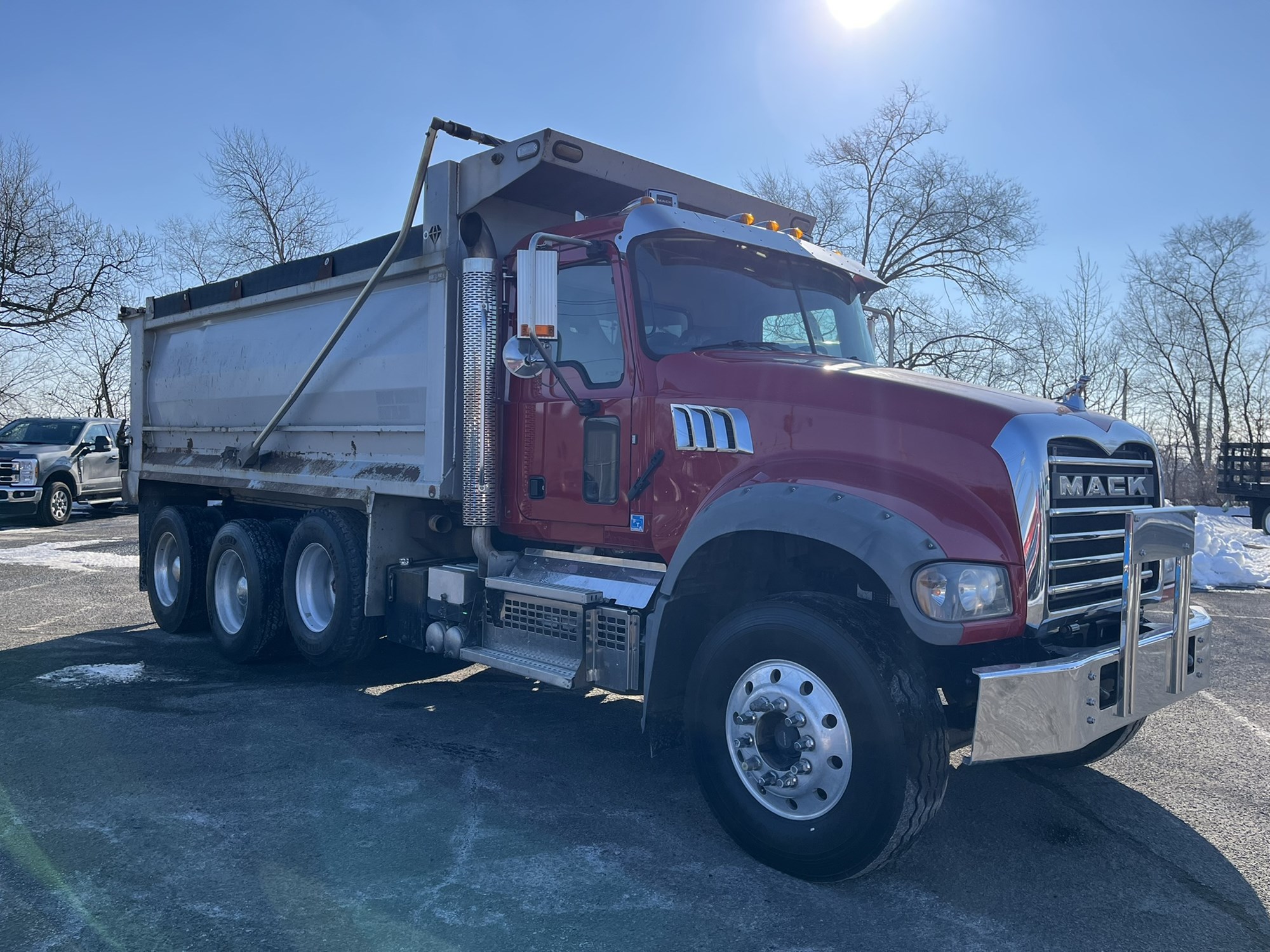 2019 Mack Granite - image 3