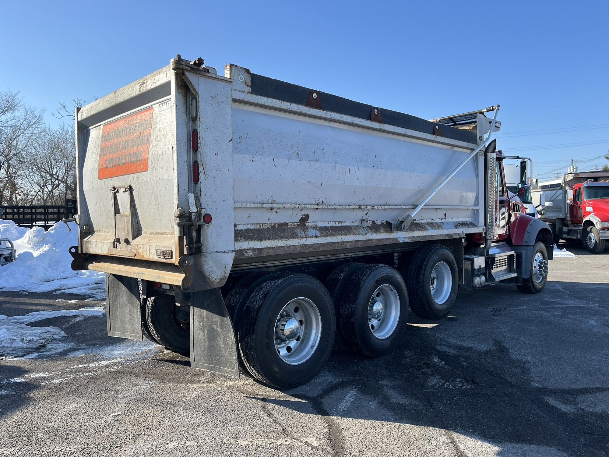 2019 Mack Granite - image 4