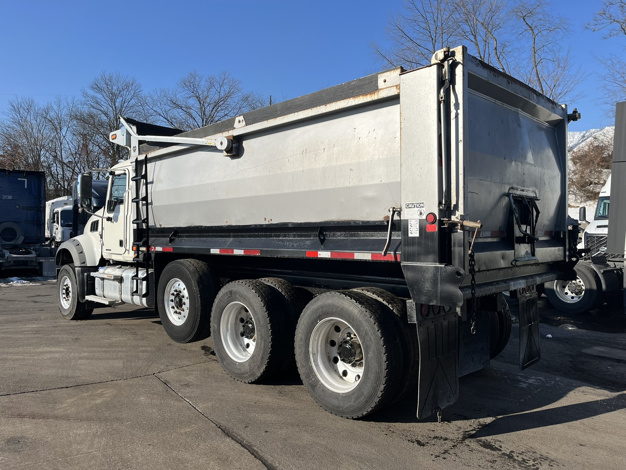 2021 MACK GRANITE - image 6 of 6