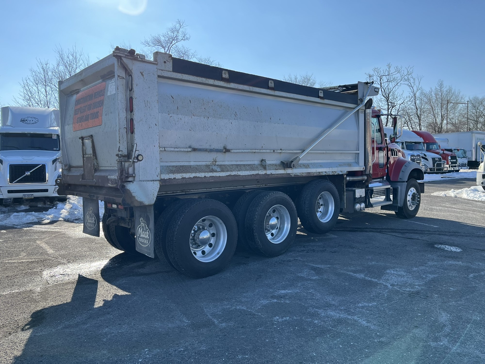 2019 MACK GRANITE - image 4 of 6