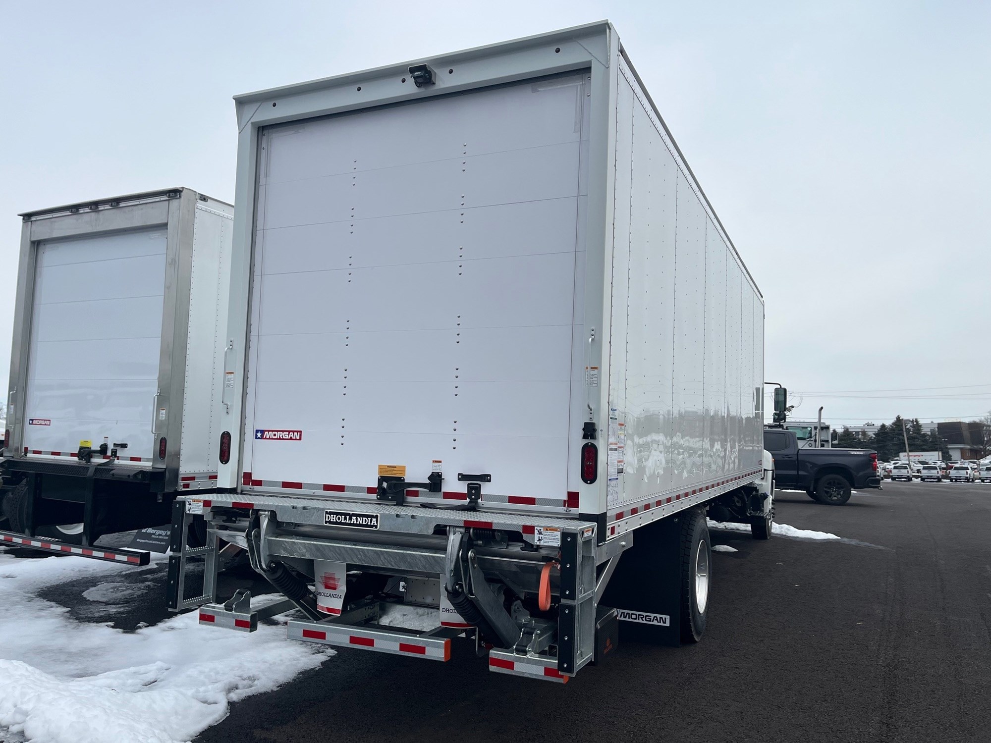 2025 HINO L6 2025 HINO L6 - image 3 of 4