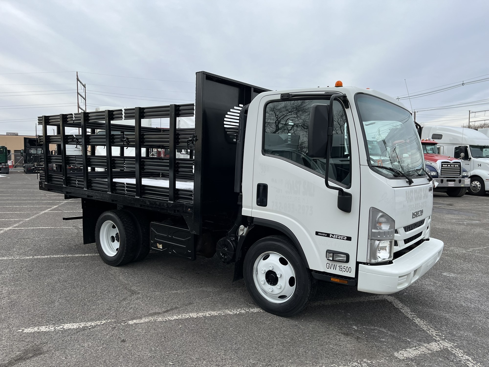 2019 ISUZU NRR - image 3 of 6
