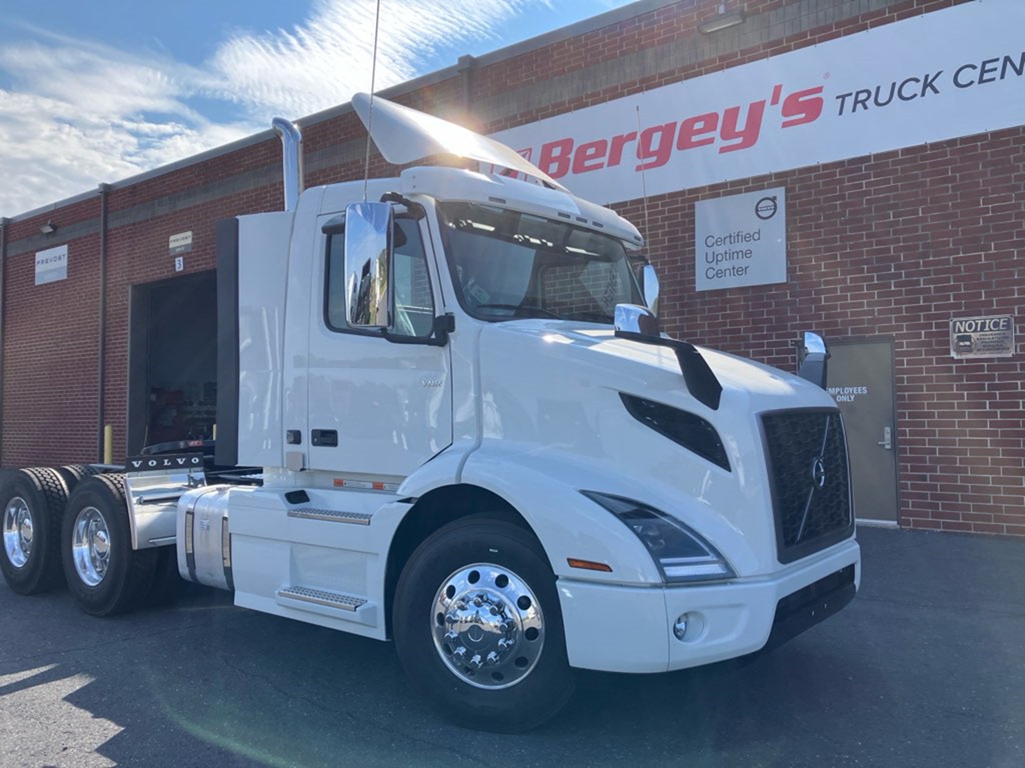 2026 VOLVO VNR64T300 - image 3 of 3