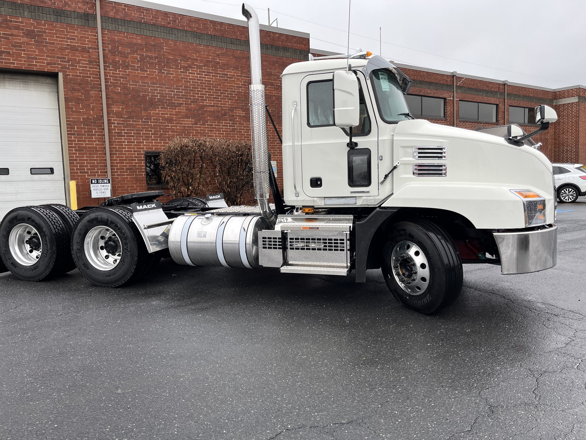 2026 MACK AN64T - image 3 of 6