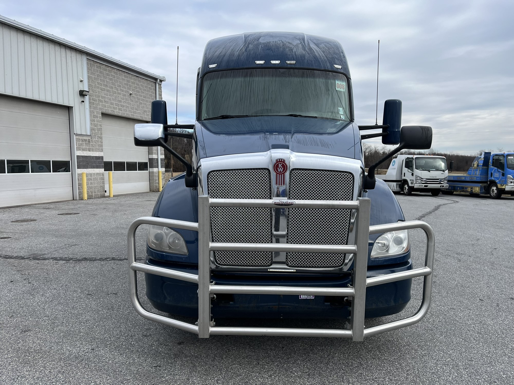 2018 KENWORTH T680 - image 2 of 6