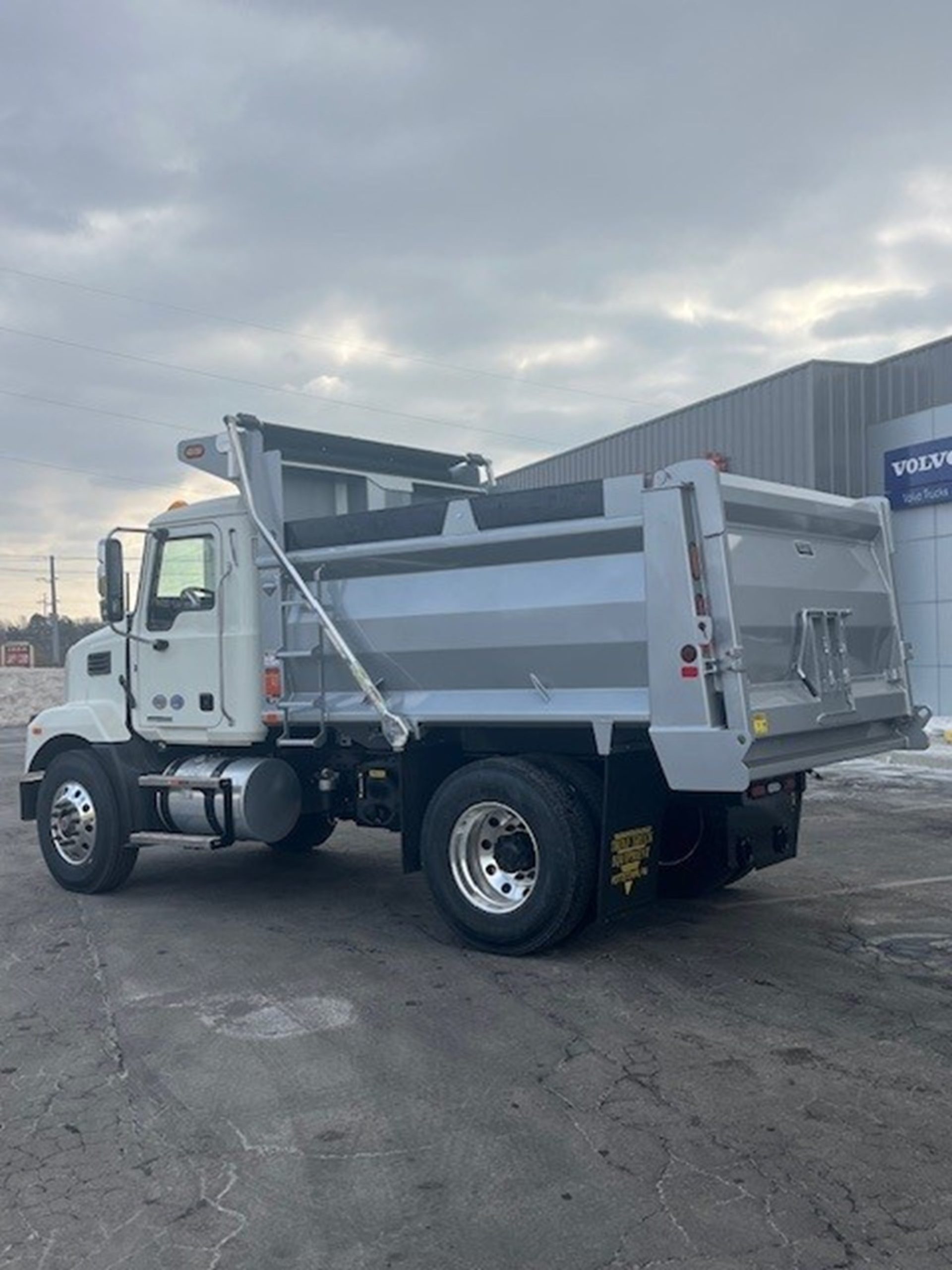 2026 MACK MD742 - image 4 of 6