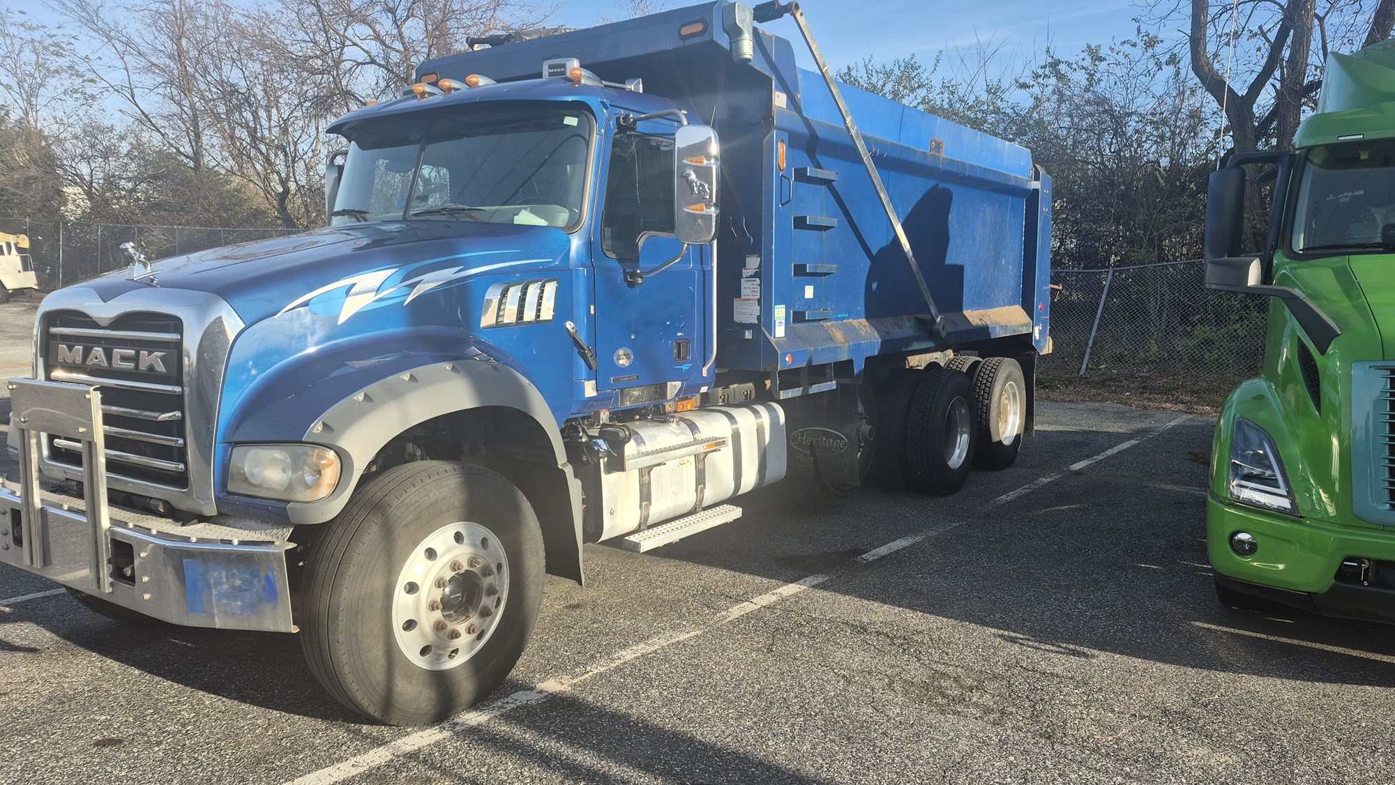 2021 MACK 64FR GR64F - image 1 of 6