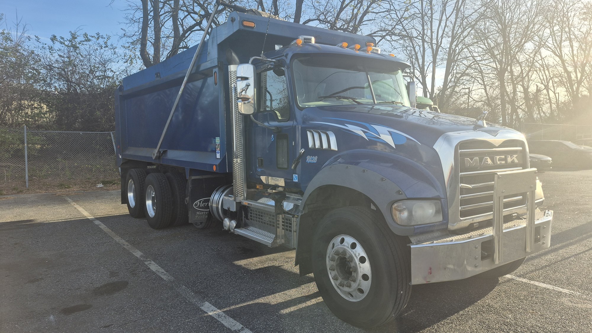 2021 MACK 64FR GR64F - image 2 of 6