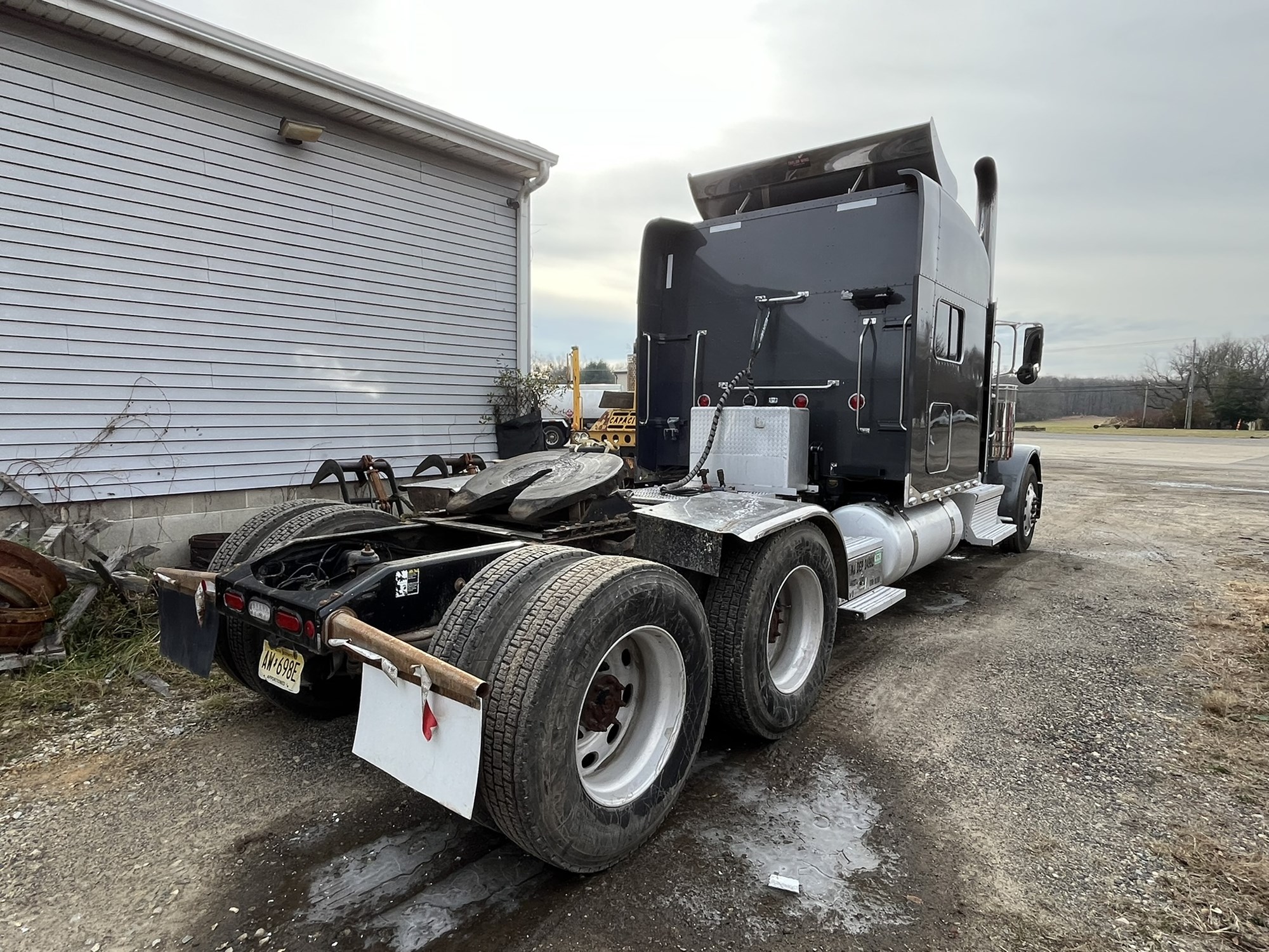 2019 PETERBILT 389 - image 3 of 5