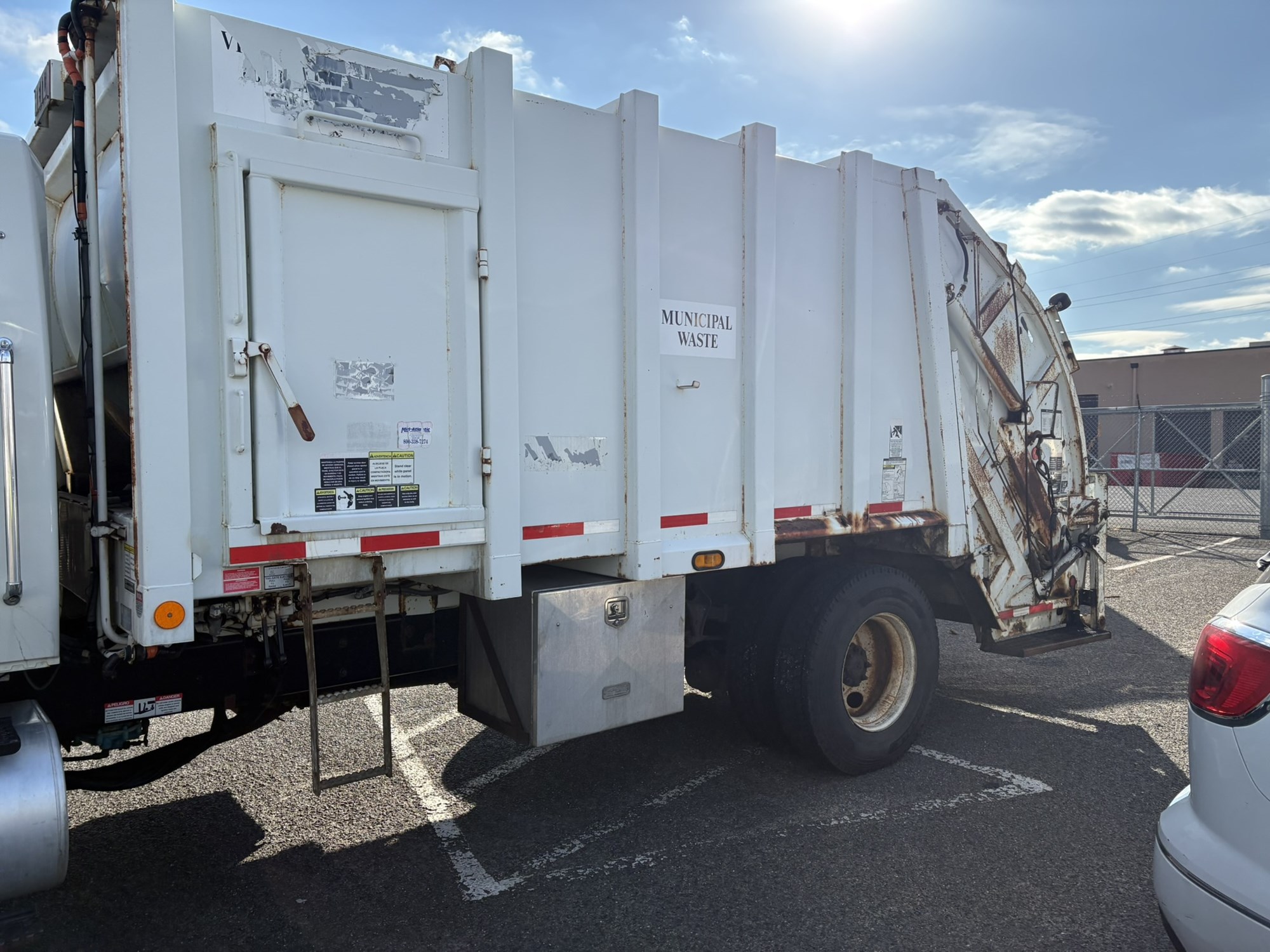 2008 INTERNATIONAL 4700 - image 4 of 6