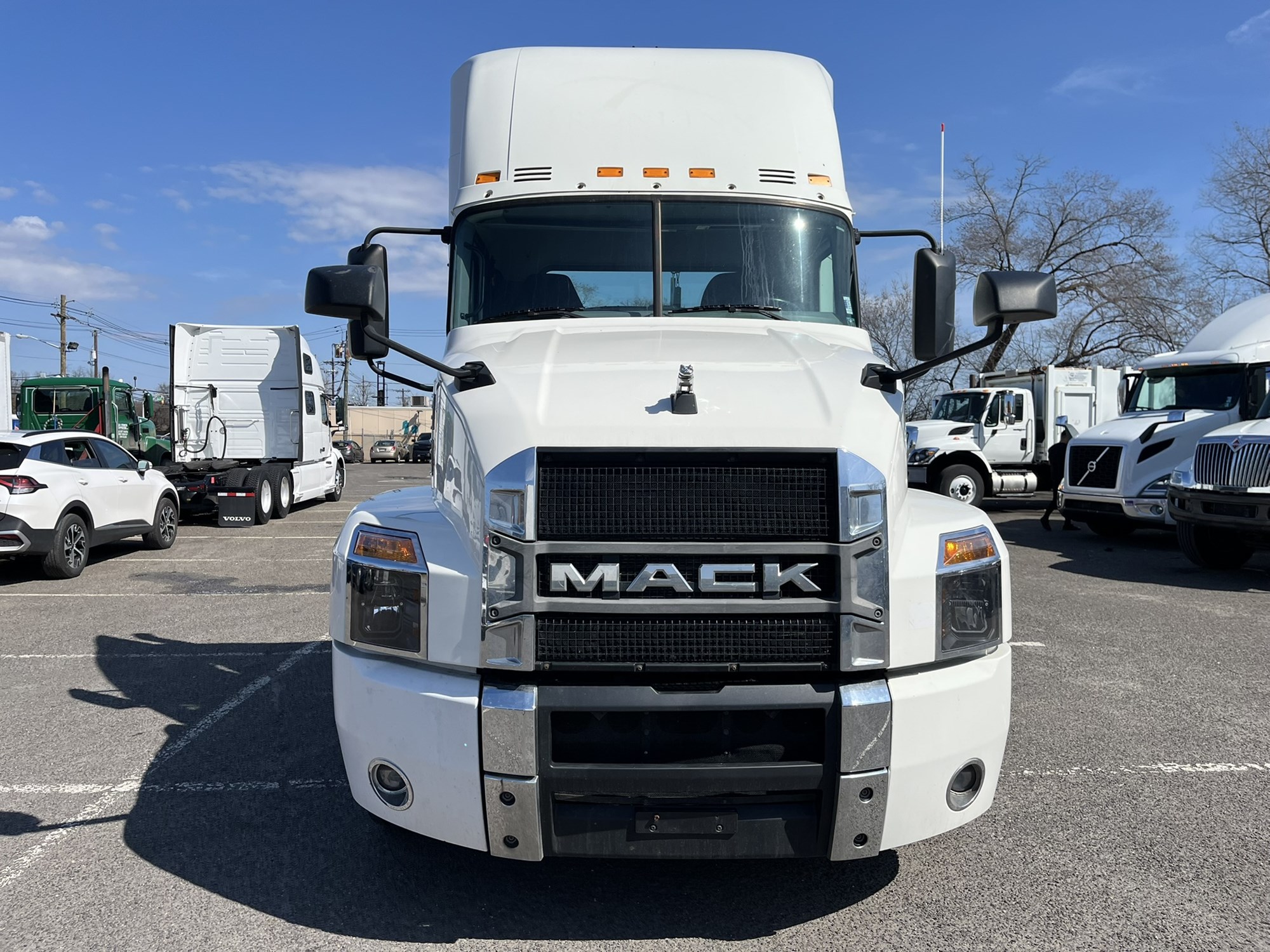 2019 MACK AN64T - image 2 of 6