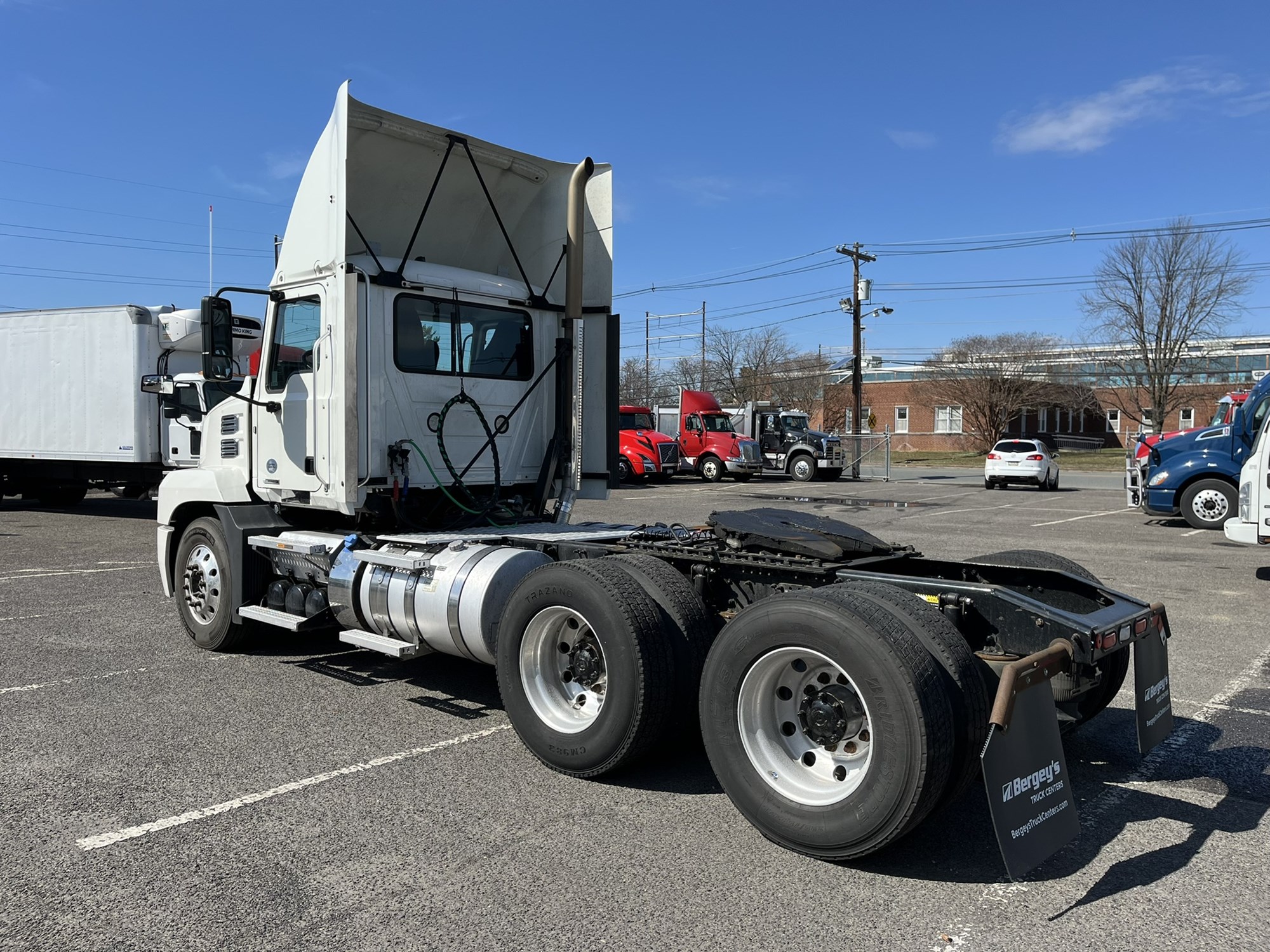 2019 MACK AN64T - image 6 of 6