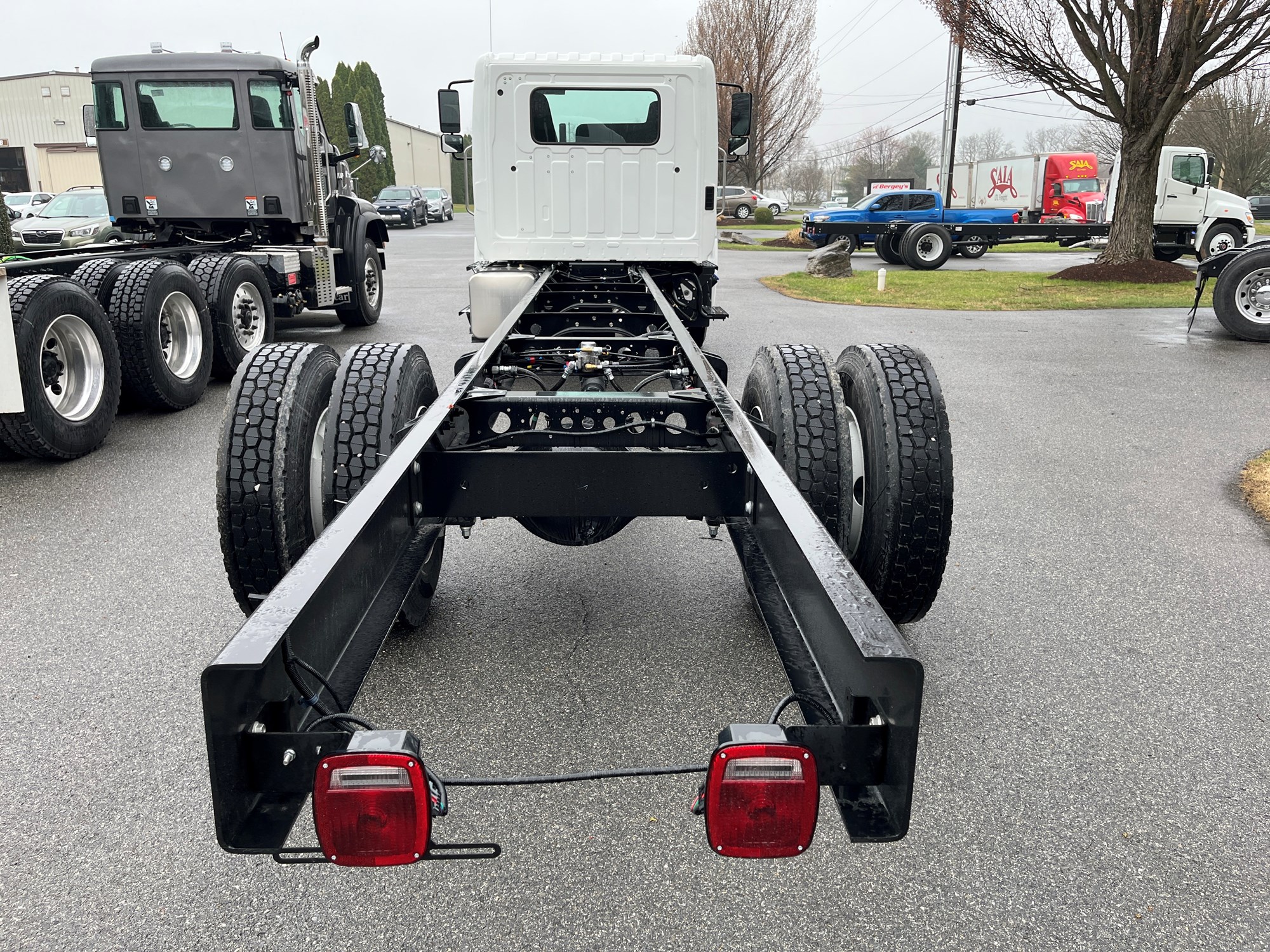 2026 Hino L6 - image 5