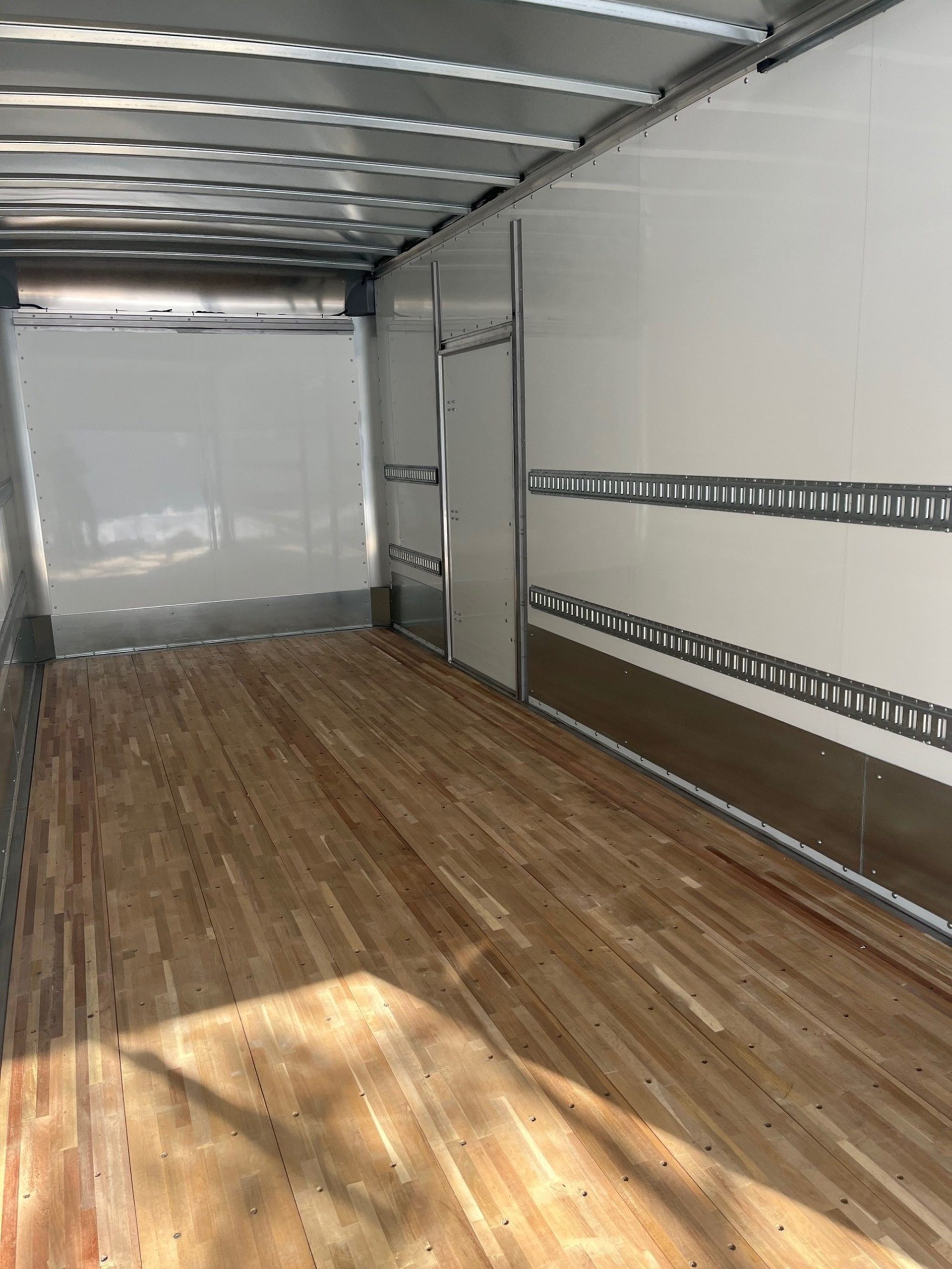 2026 Hino L6 - image 3