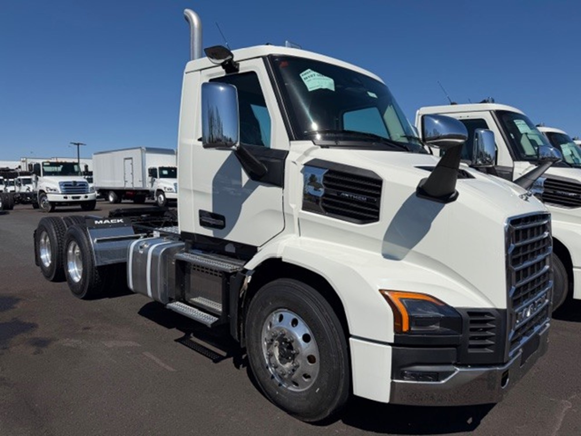 2027 MACK ANTHEM GEN2 64T - image 1 of 2