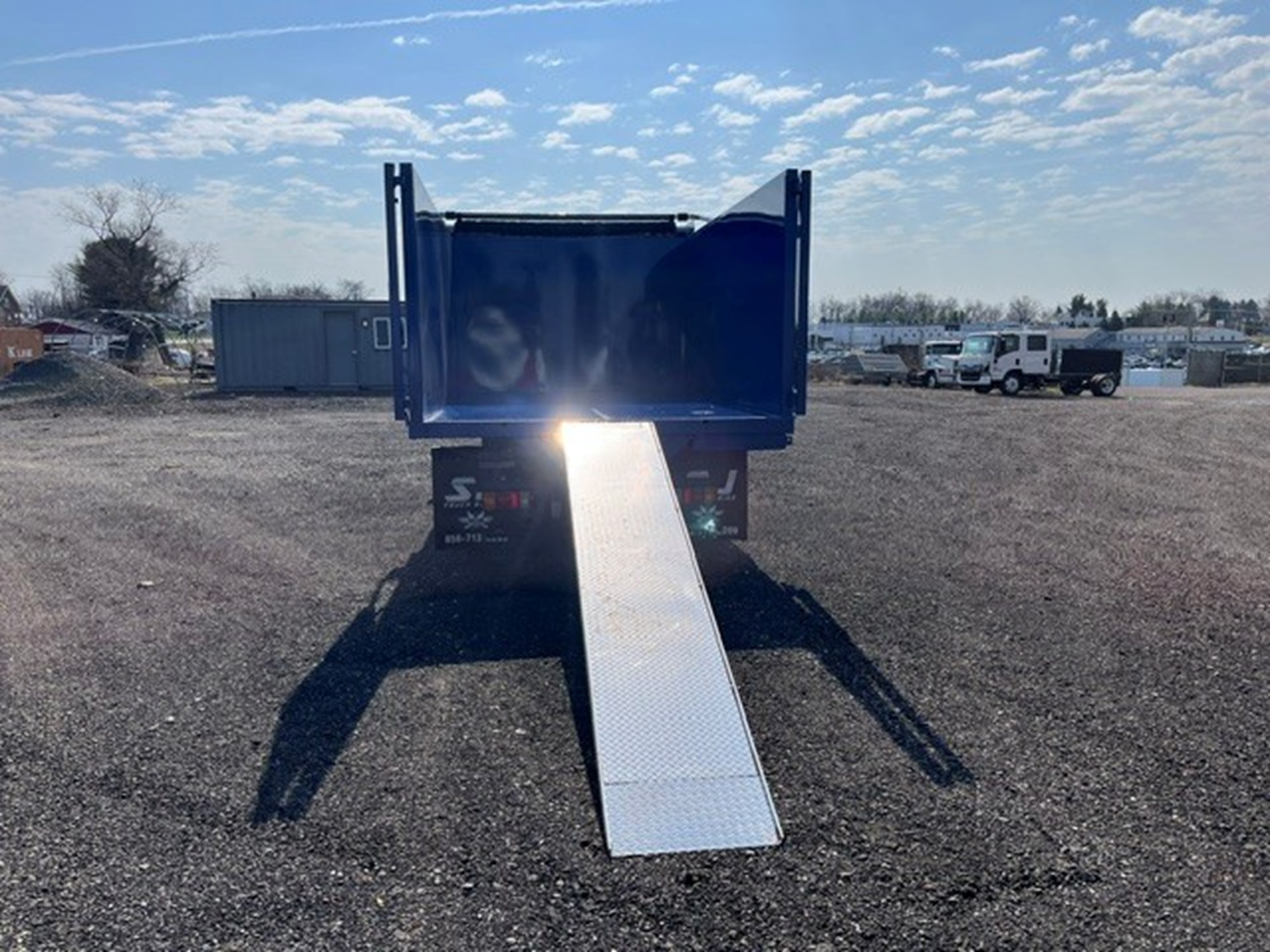 2024 Isuzu - image 5