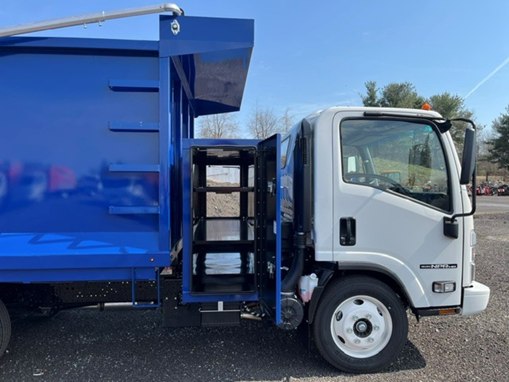 2024 Isuzu - image 6