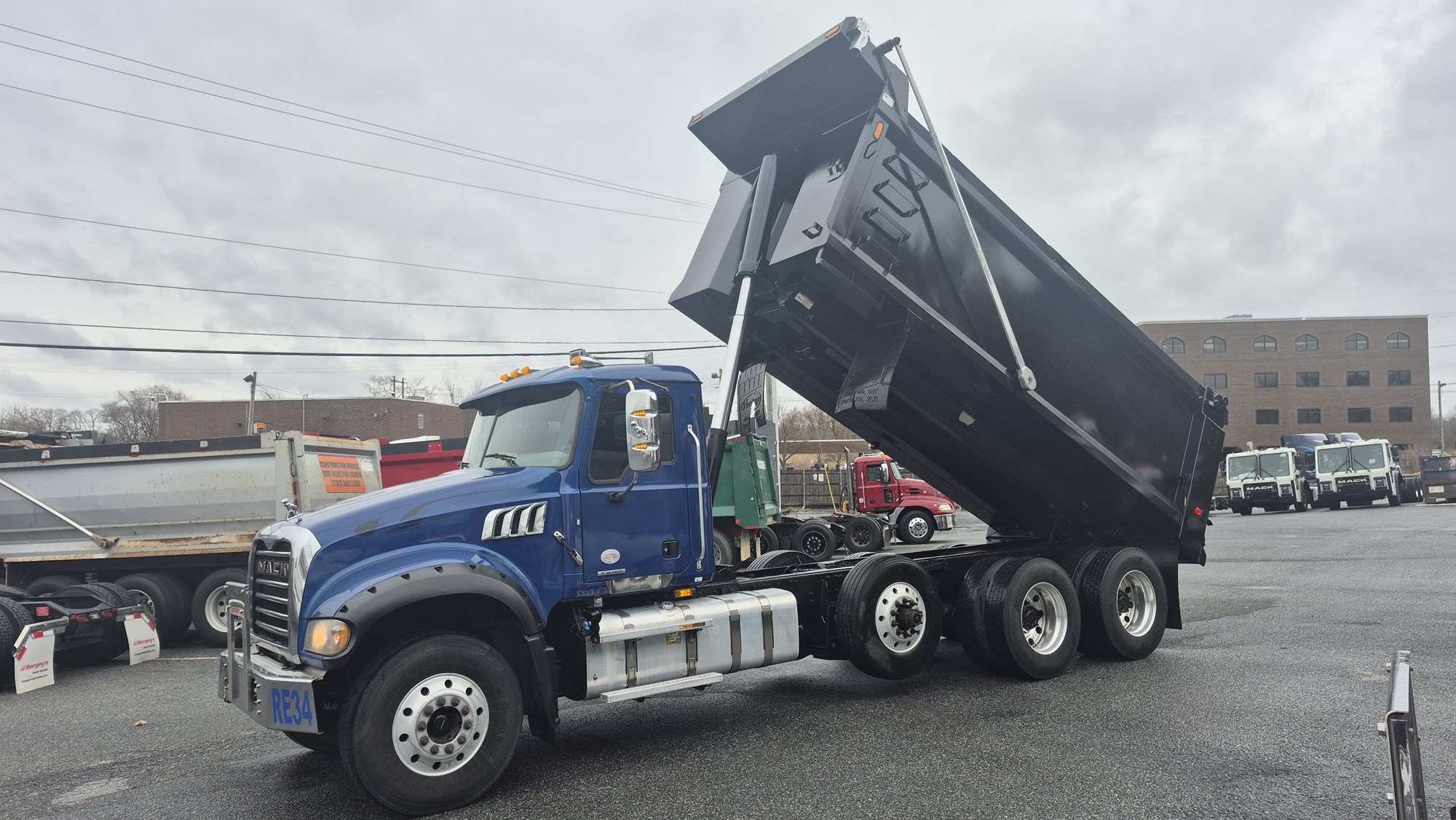 2021 Mack - image 2