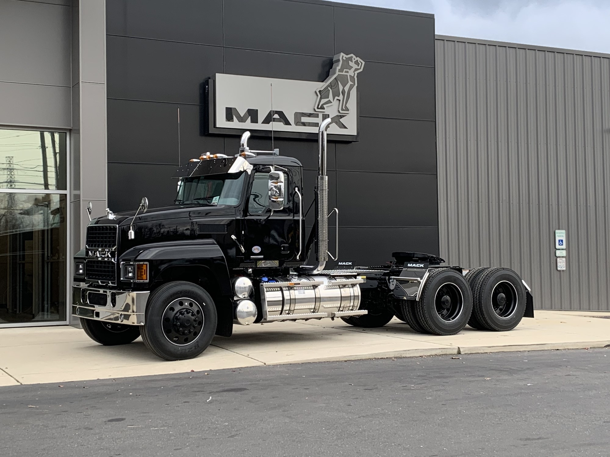 2027 MACK Pinnacle 64T DC - image 1 of 3