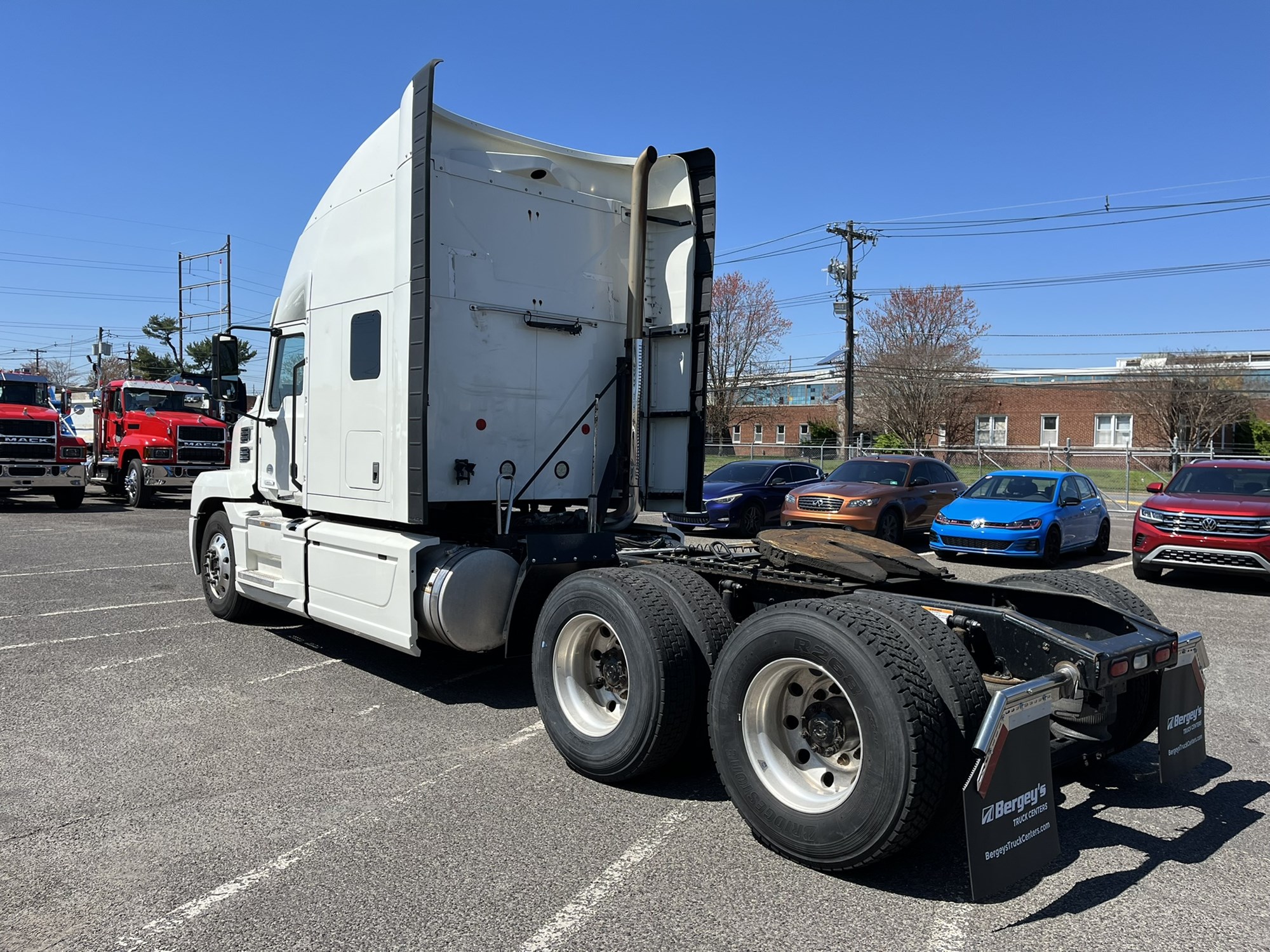 2019 MACK AN64T SLEEPER - image 6 of 6