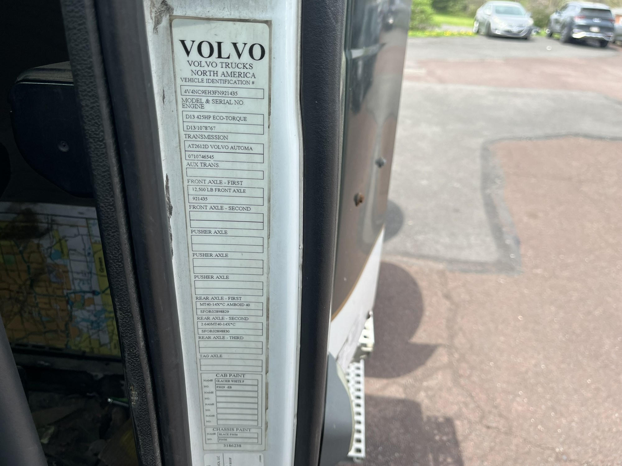 2015 VOLVO VNL64T300 - image 6 of 6