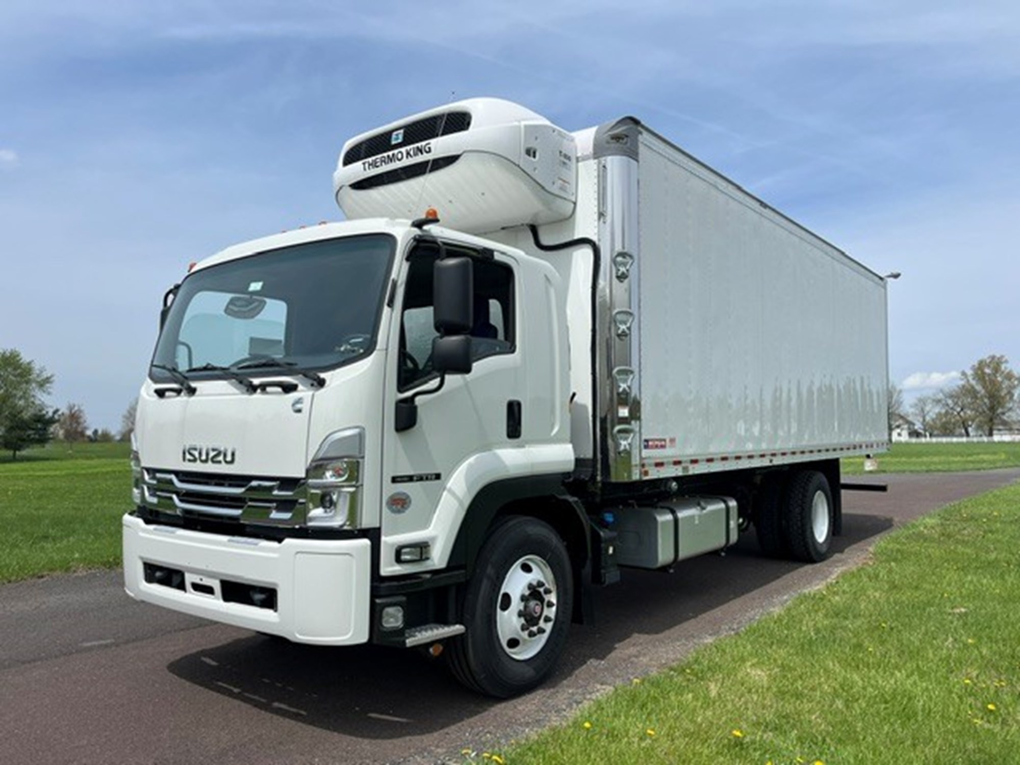 2025 ISUZU FTR - image 1 of 5