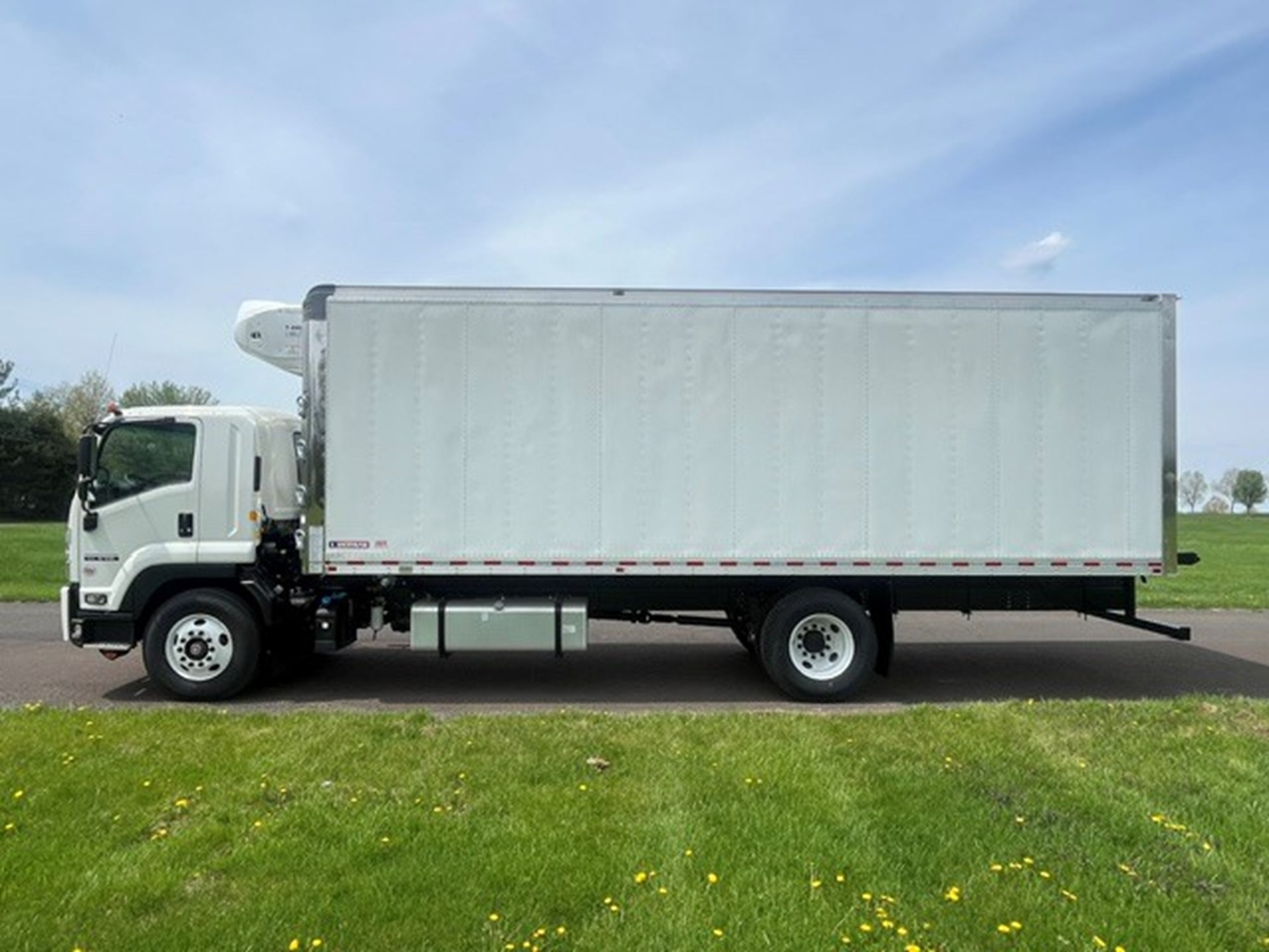 2025 ISUZU FTR - image 4 of 5