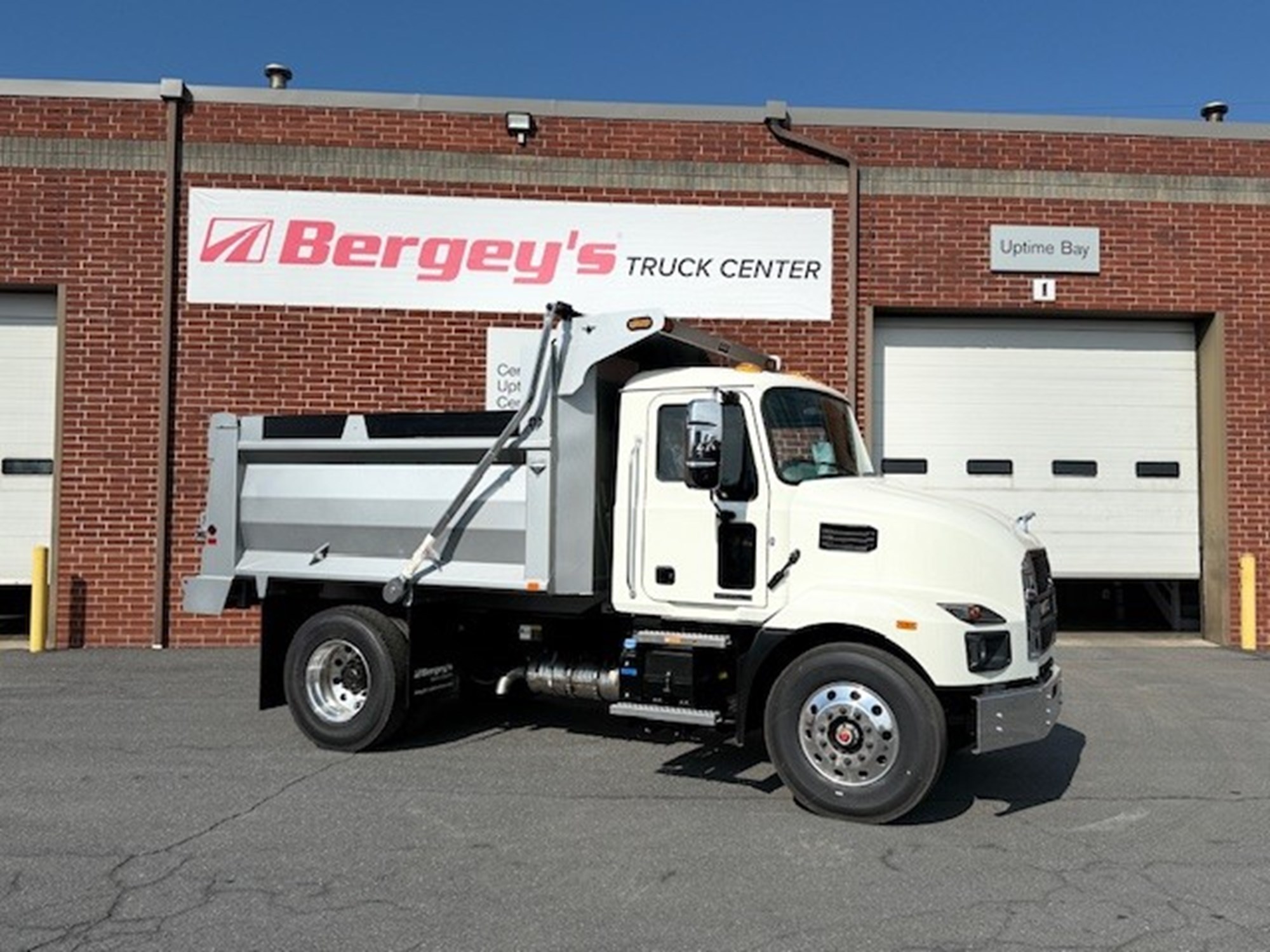 2026 MACK MD742 - image 1 of 6