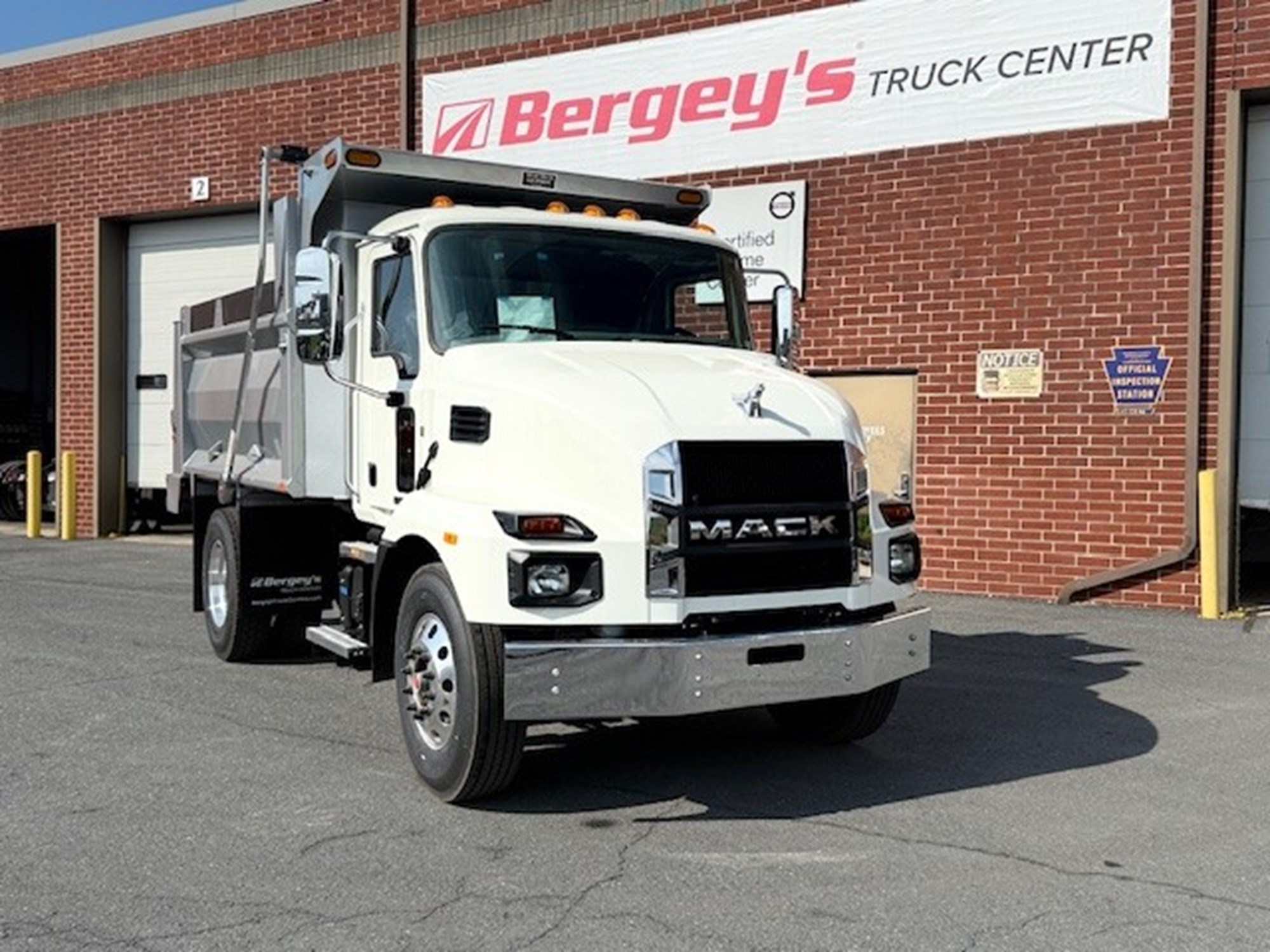 2026 MACK MD742 - image 2 of 6