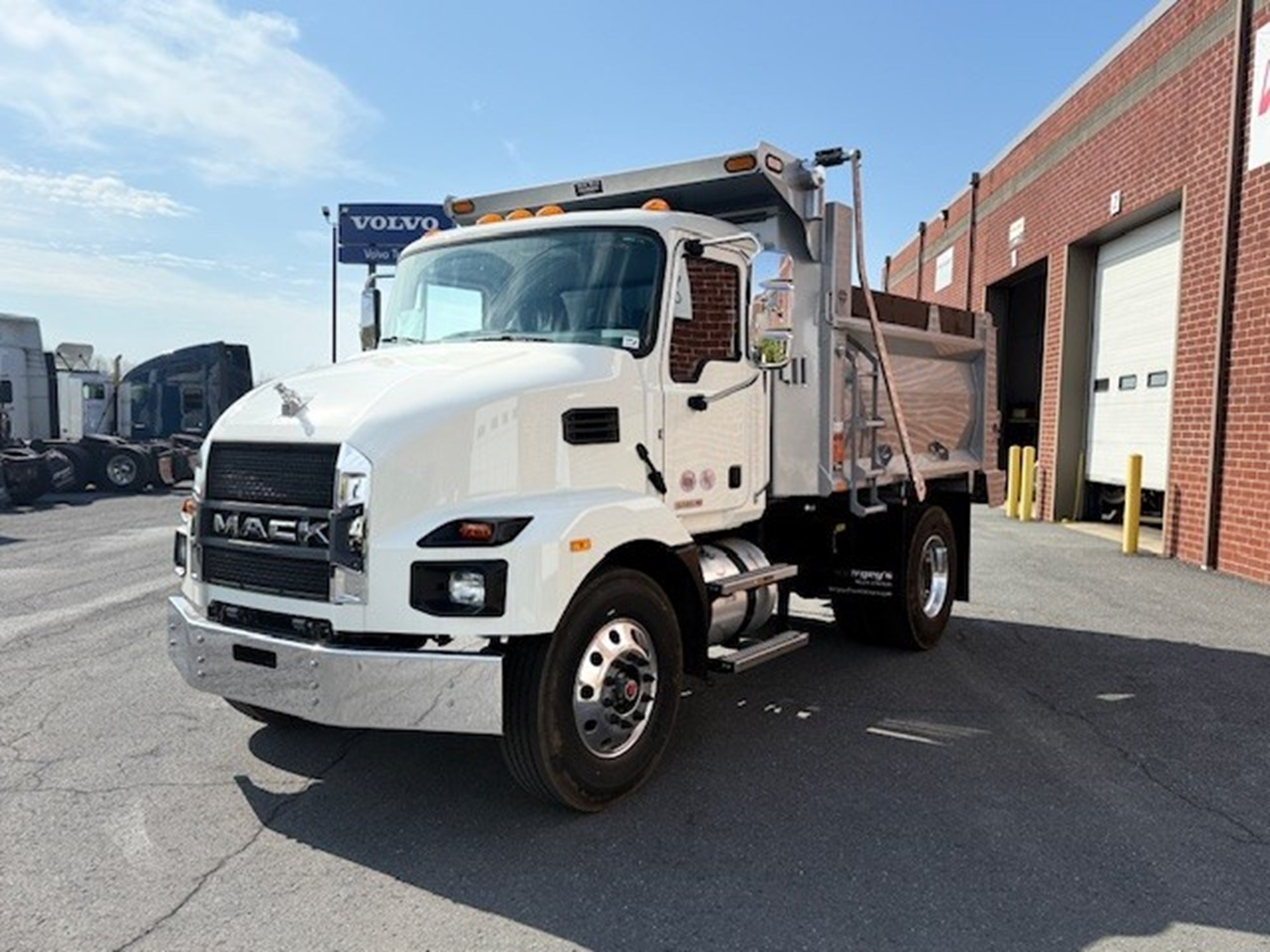 2026 MACK MD742 - image 3 of 6