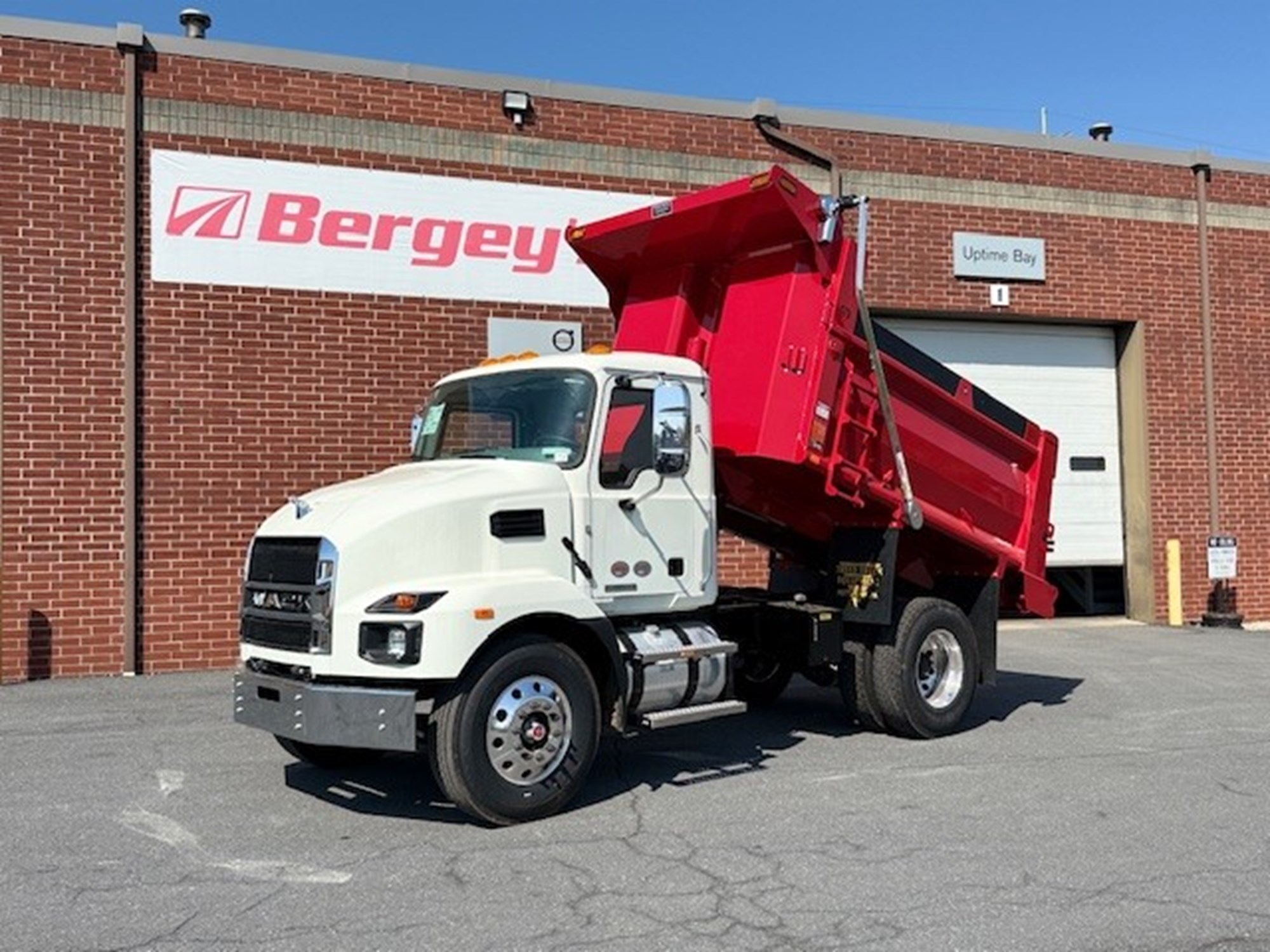 2026 MACK MD742 - image 1 of 6