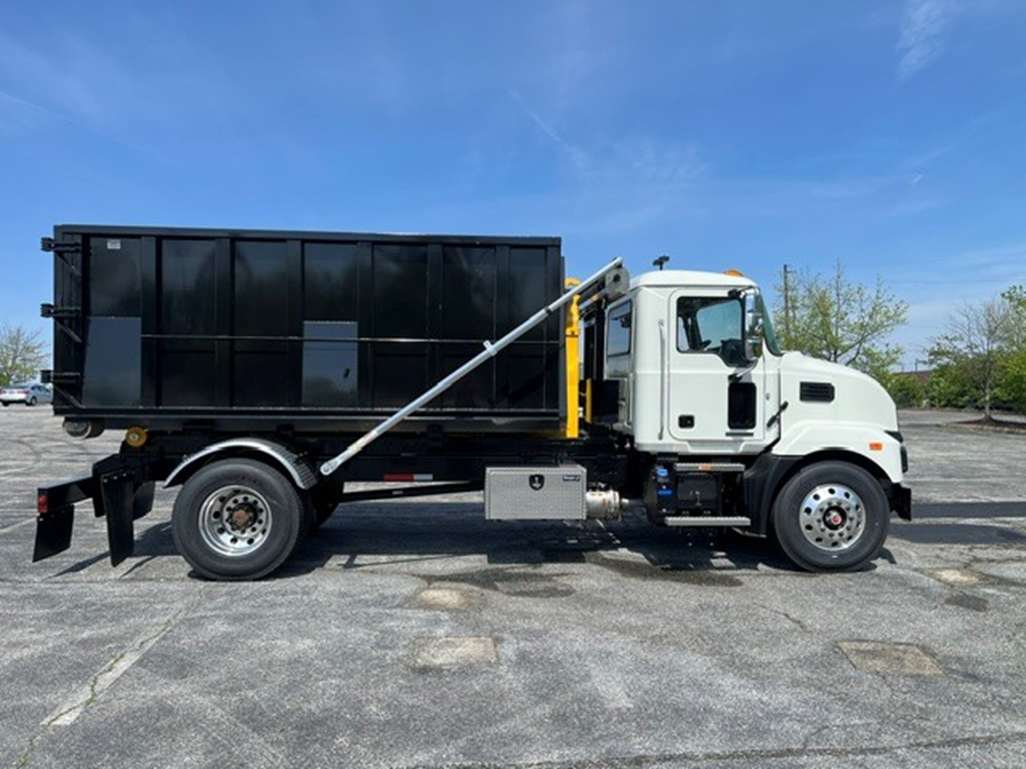 2026 MACK MD742 - image 2 of 4