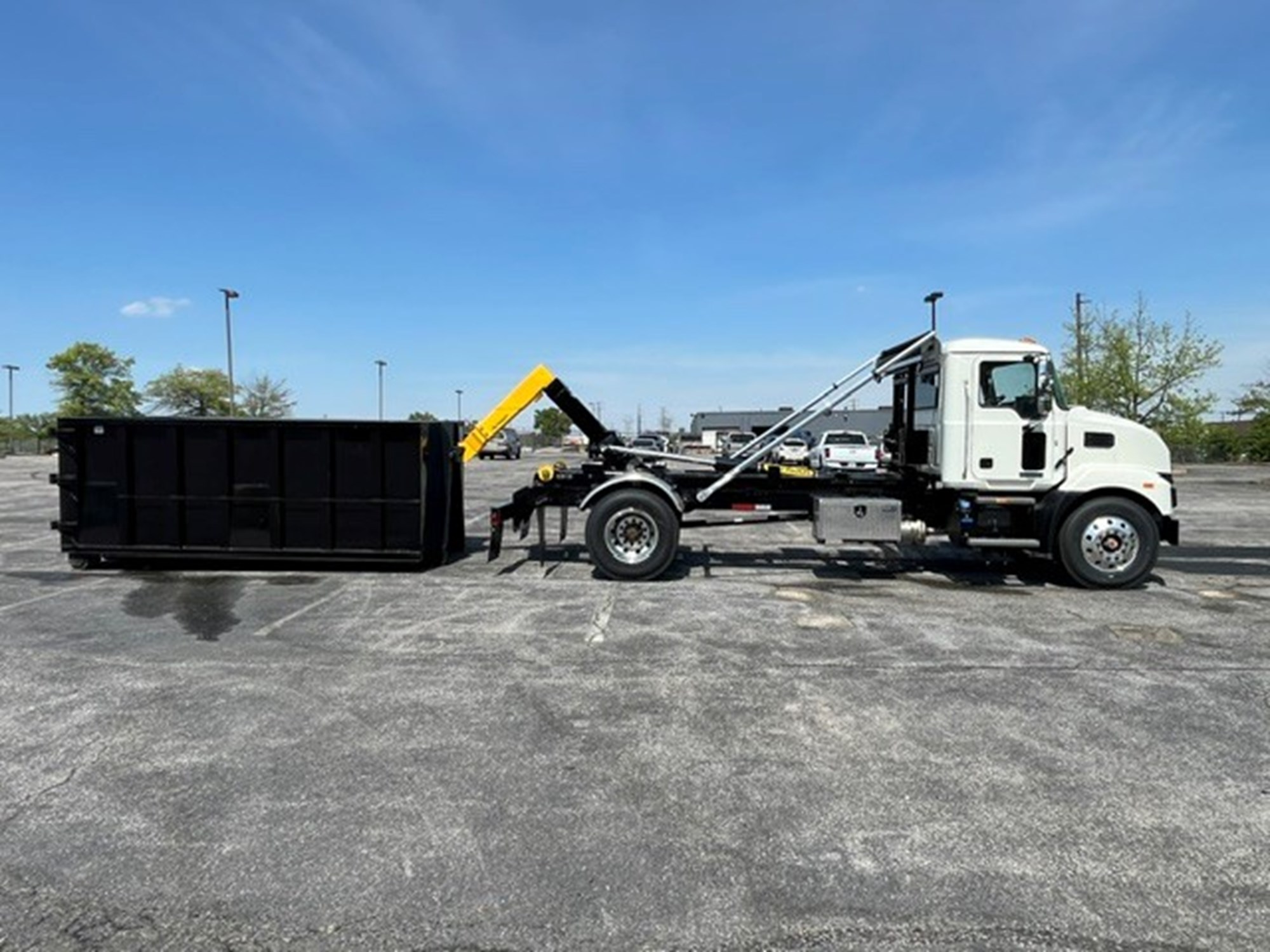 2026 MACK MD742 - image 3 of 4