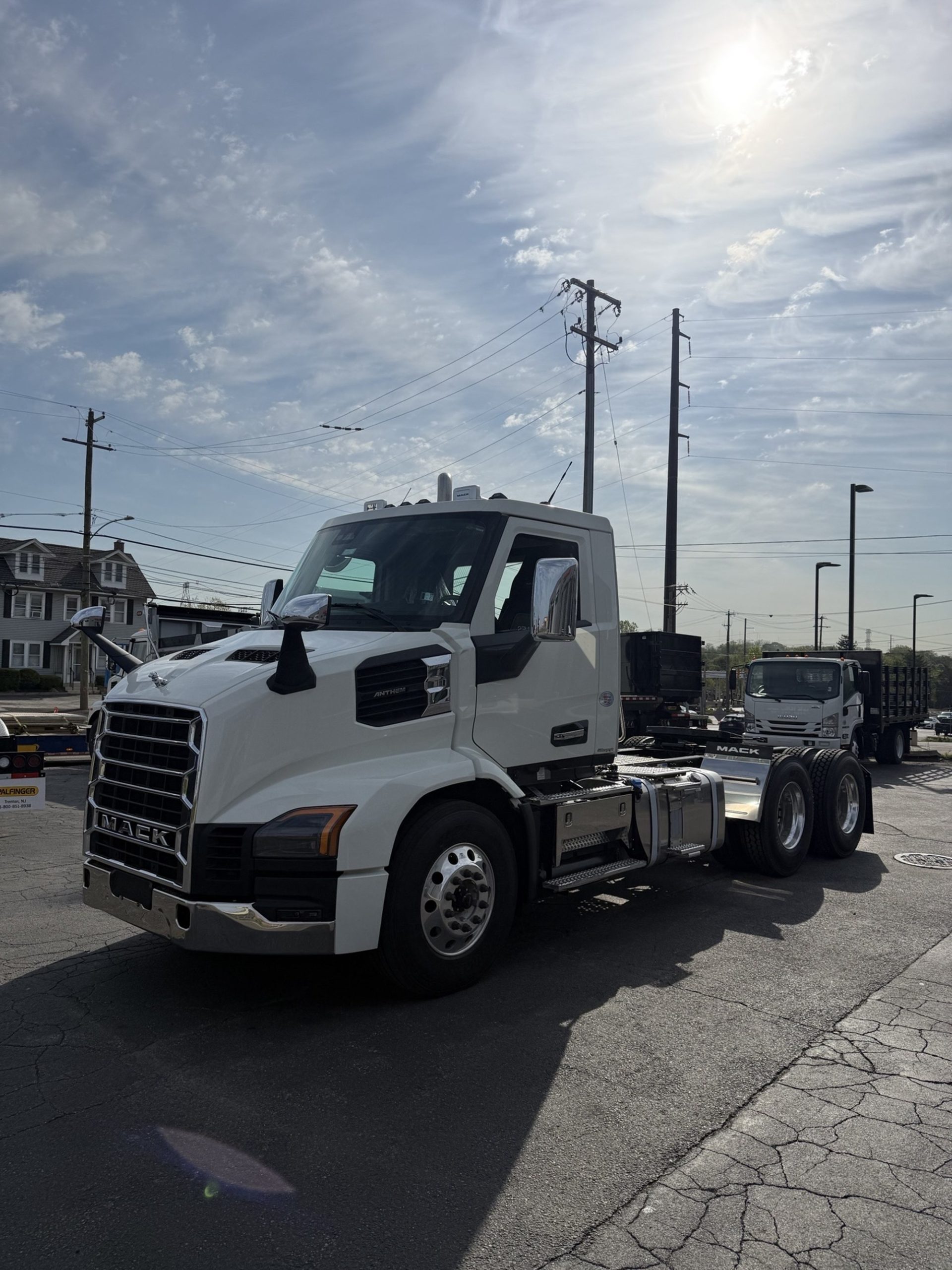 2027 MACK ANTHEM GEN2 64T - image 3 of 6