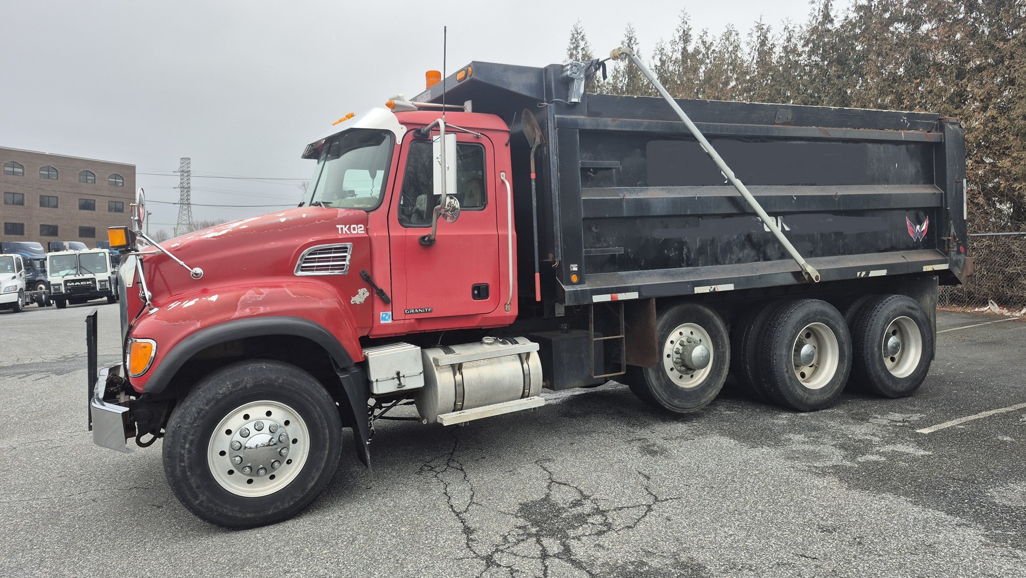 2003 MACK 700 2003 MACK 700 - image 1 of 6