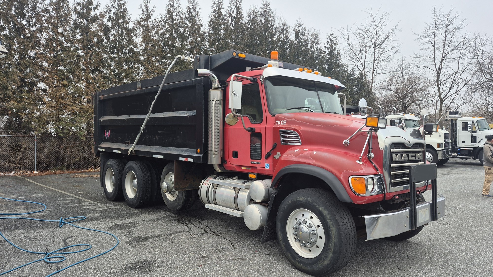 2003 MACK 700 2003 MACK 700 - image 3 of 6