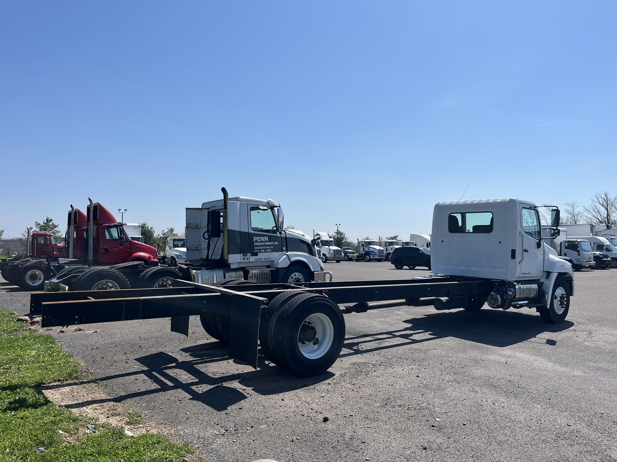 2020 HINO 268A - image 5 of 6