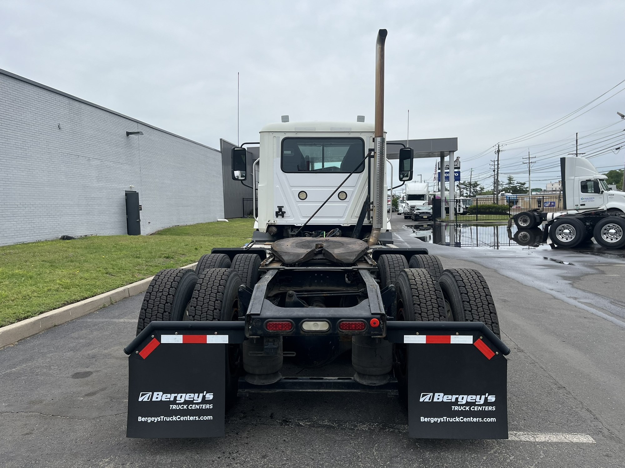 2020 MACK AN64T - image 5 of 6