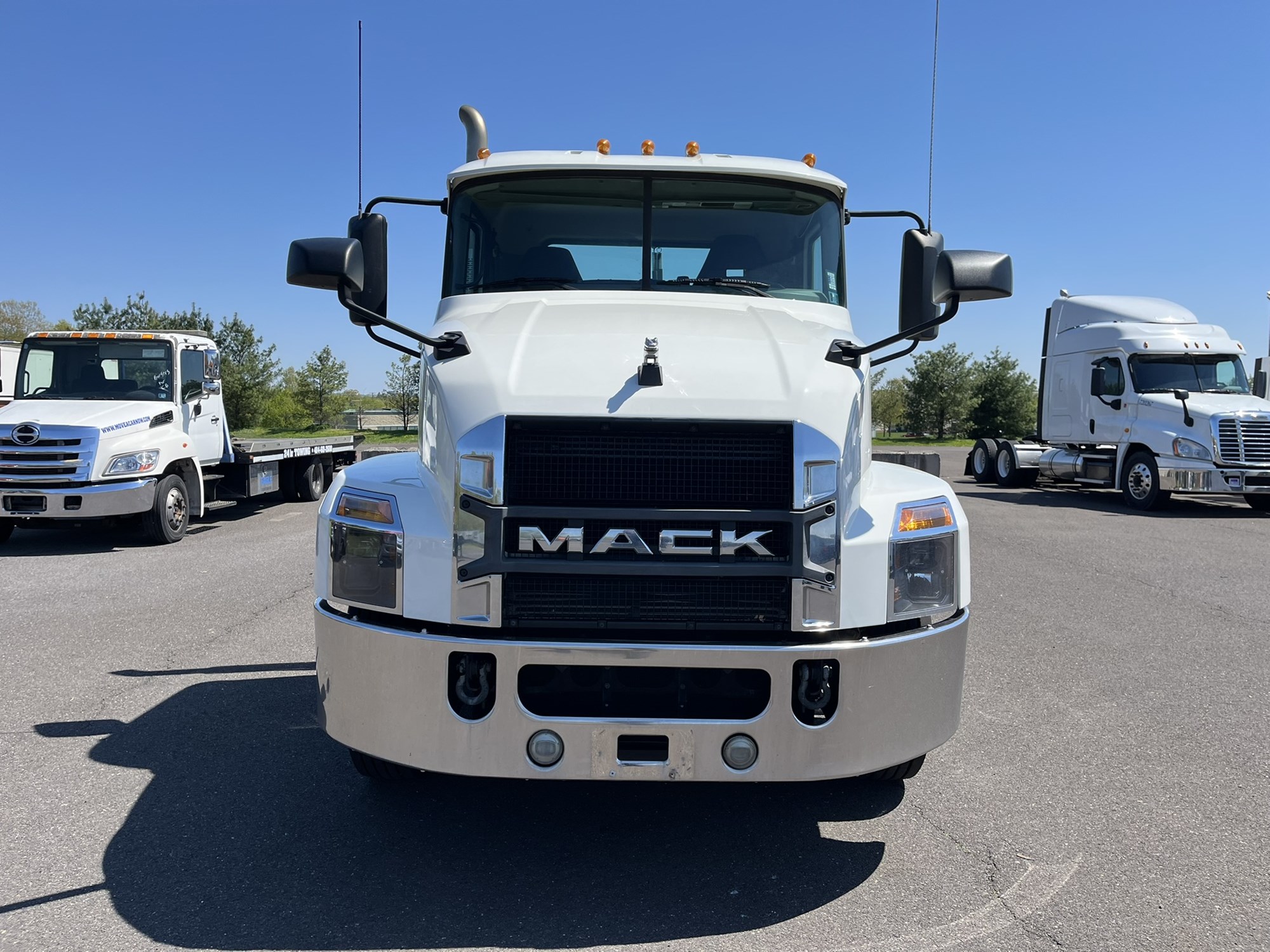 2020 MACK AN64T - image 2 of 6