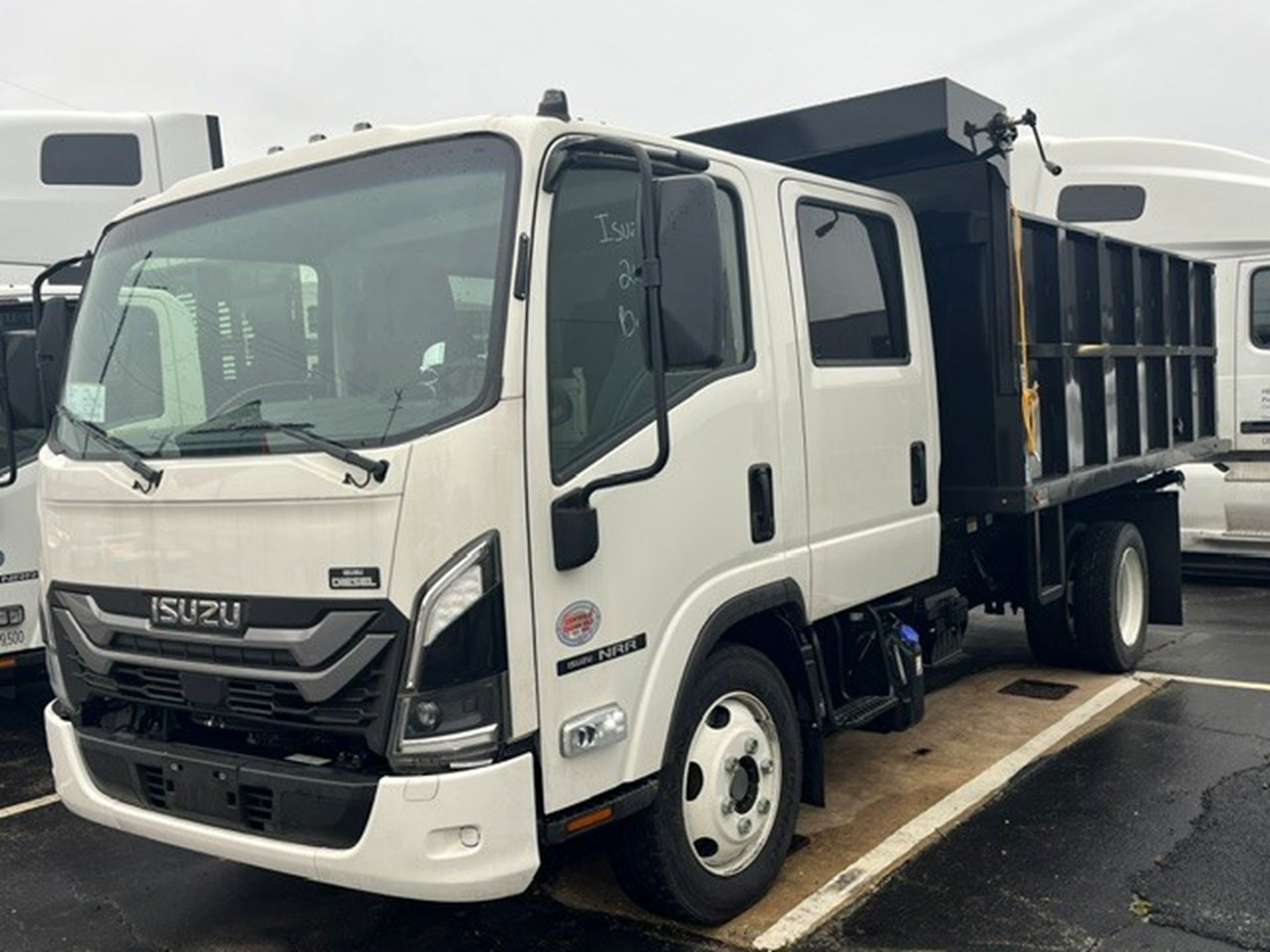 2025 ISUZU NRR - image 1 of 6