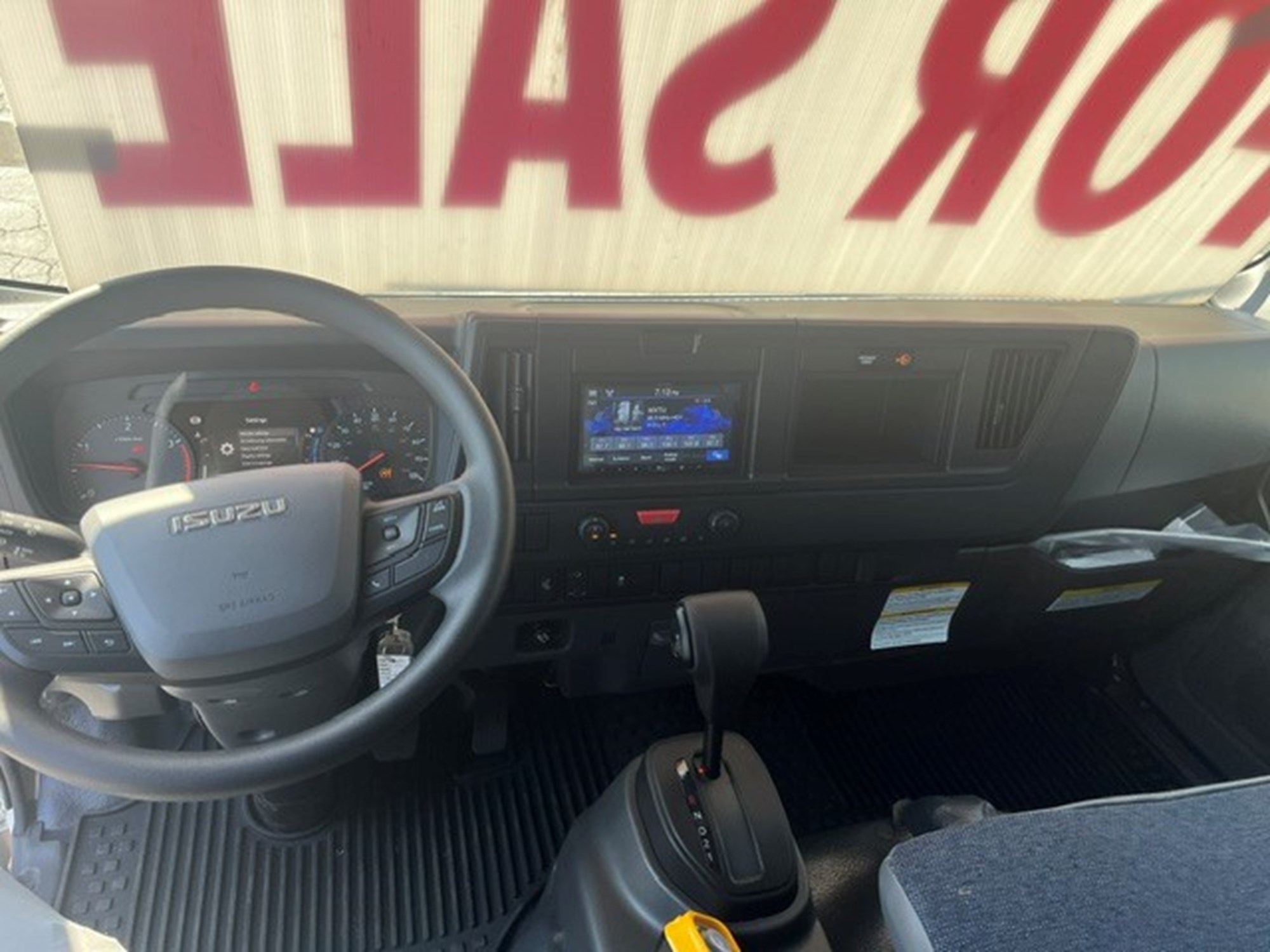 2025 ISUZU NRR - image 4 of 6