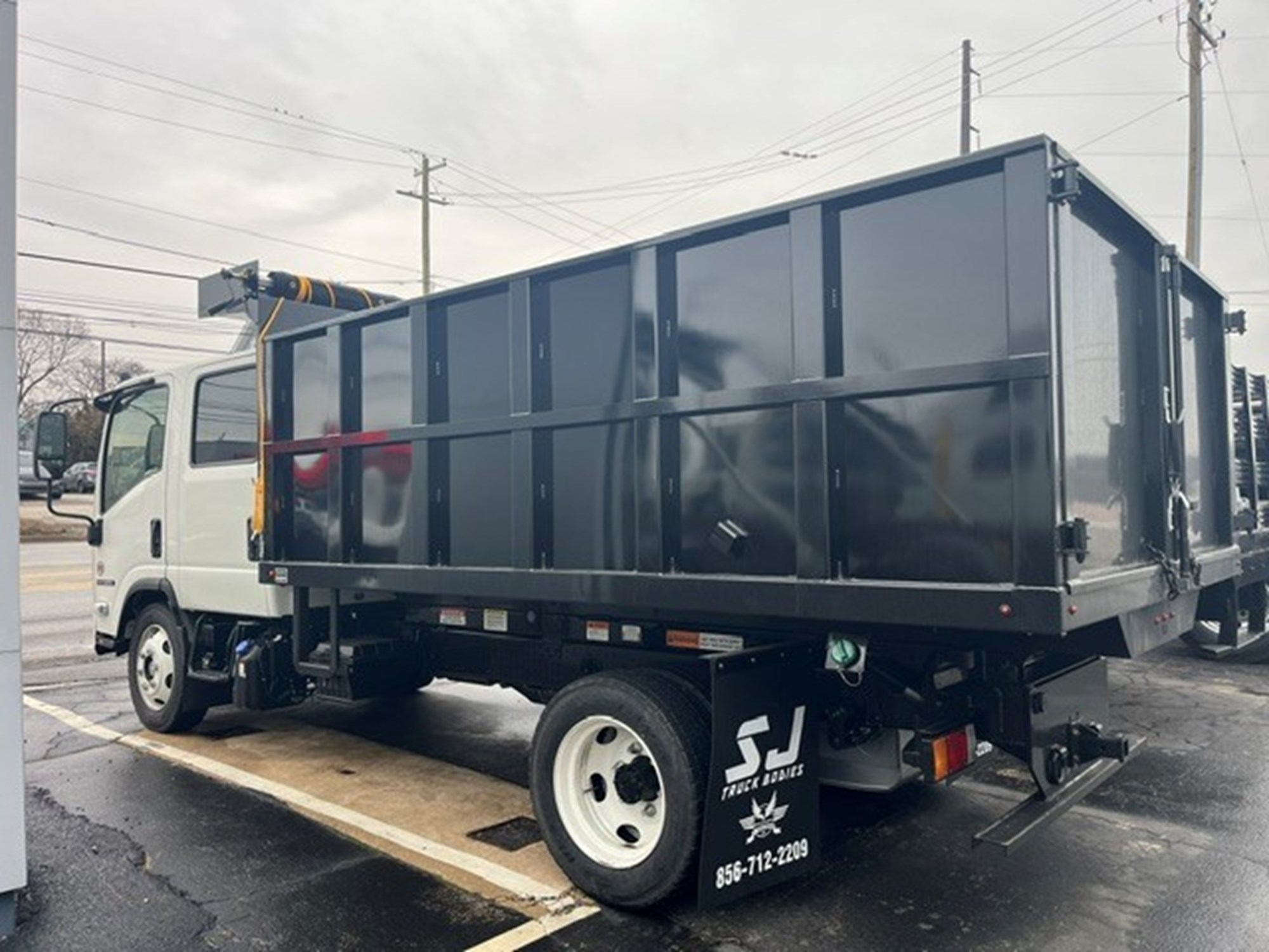 2025 ISUZU NRR - image 4 of 6