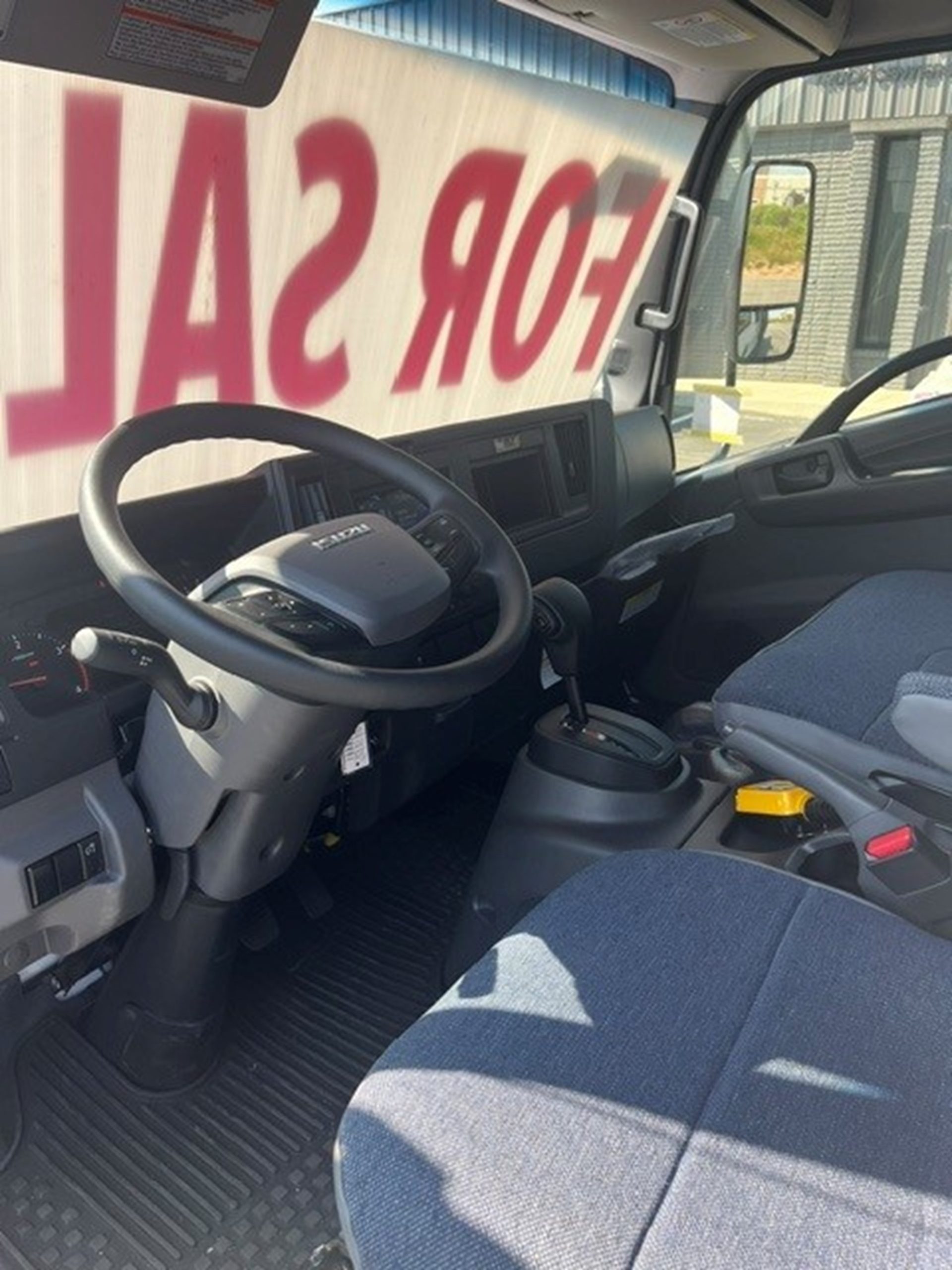 2025 ISUZU NRR - image 5 of 6