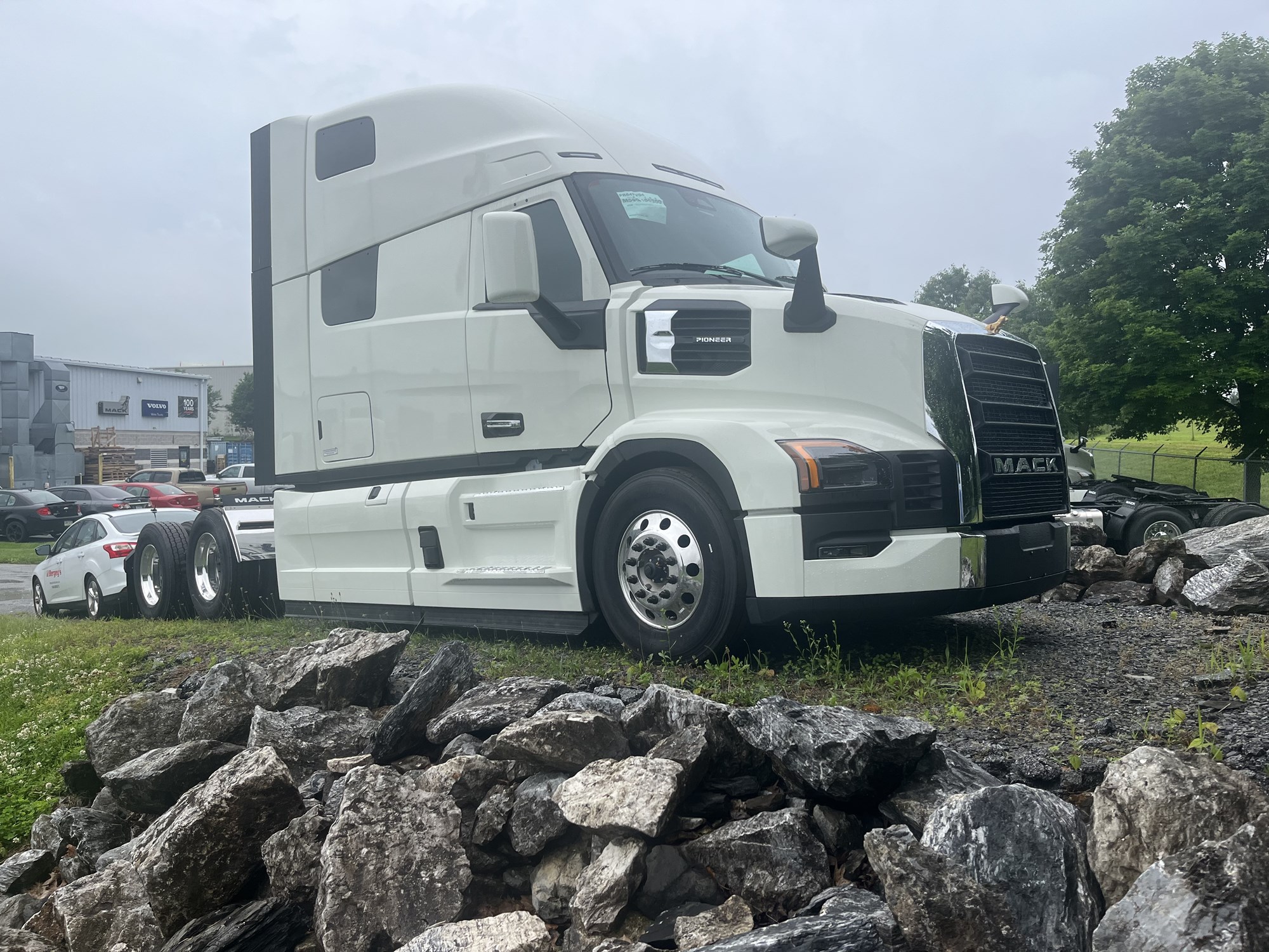 2026 Mack Pioneer — photo 3