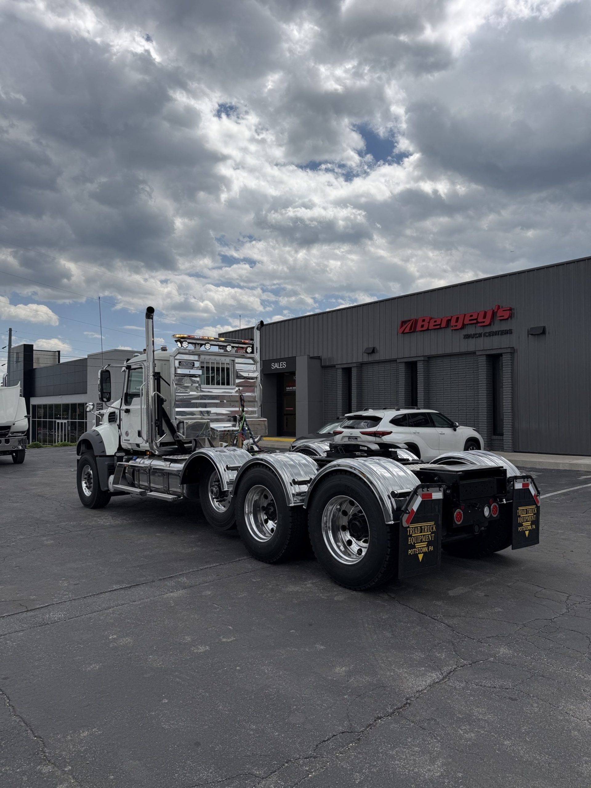 2026 Mack Granite in Conshohocken, PA — photo 3